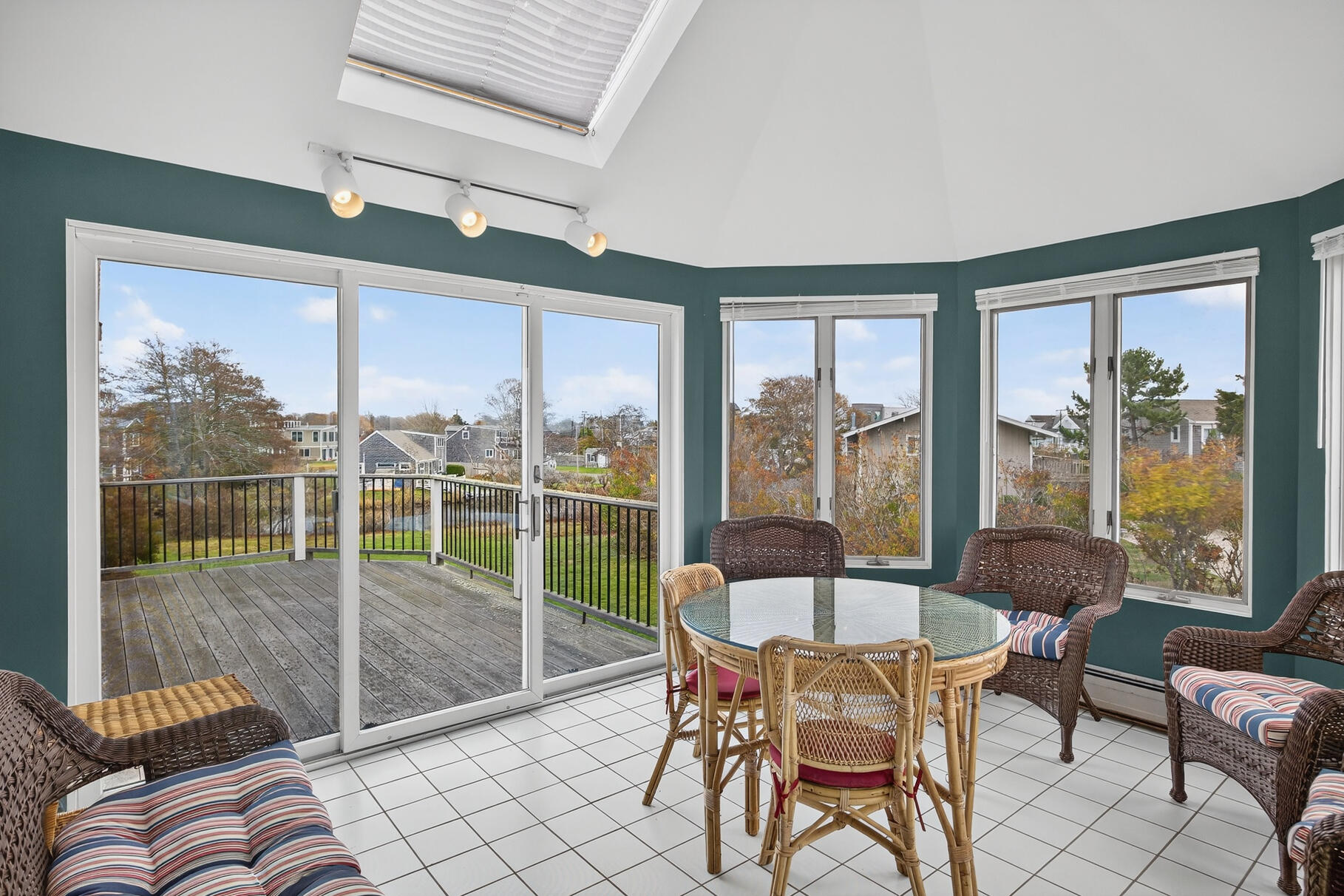 15 Hedge Lane Property Photo 27