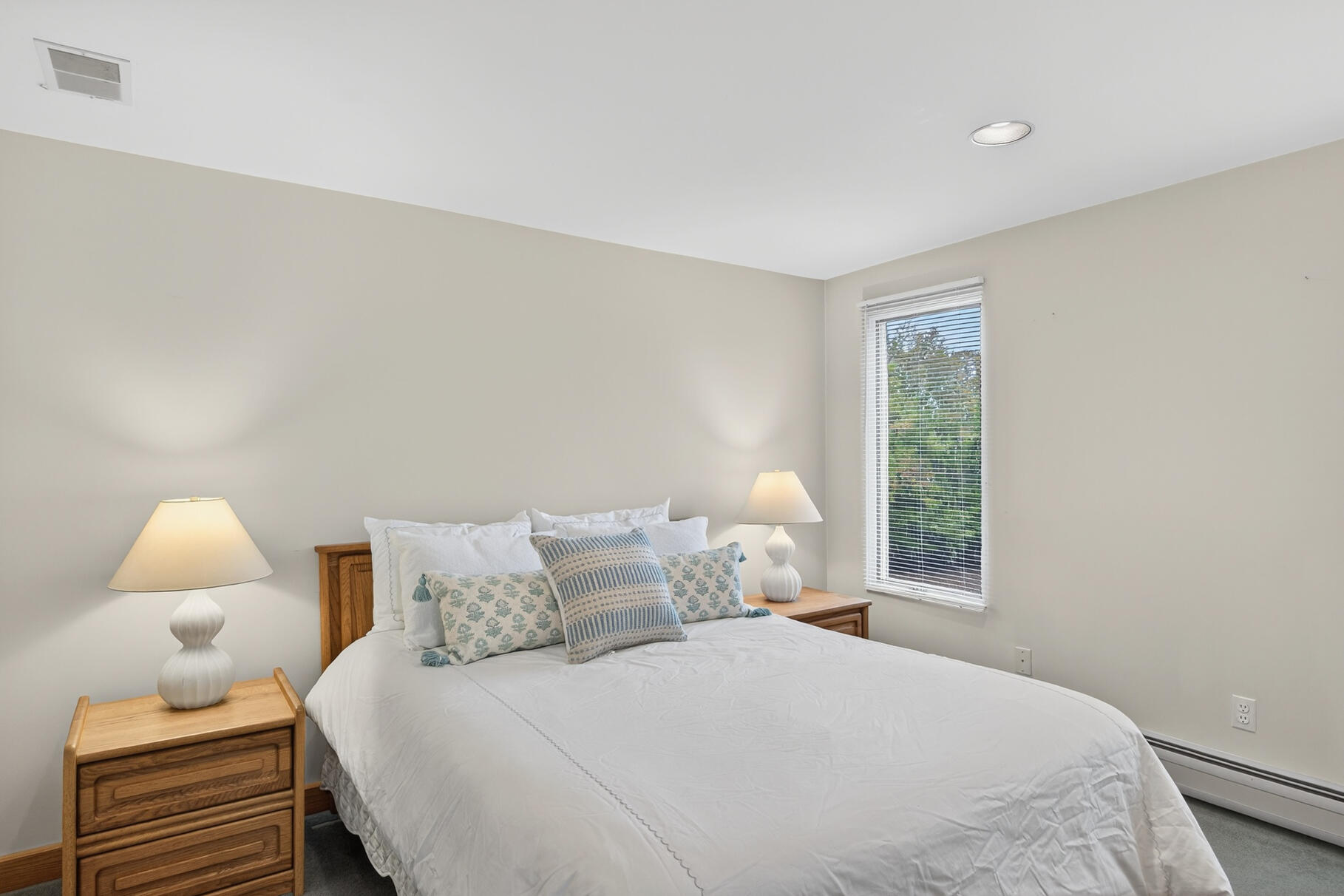 15 Hedge Lane Property Photo 34