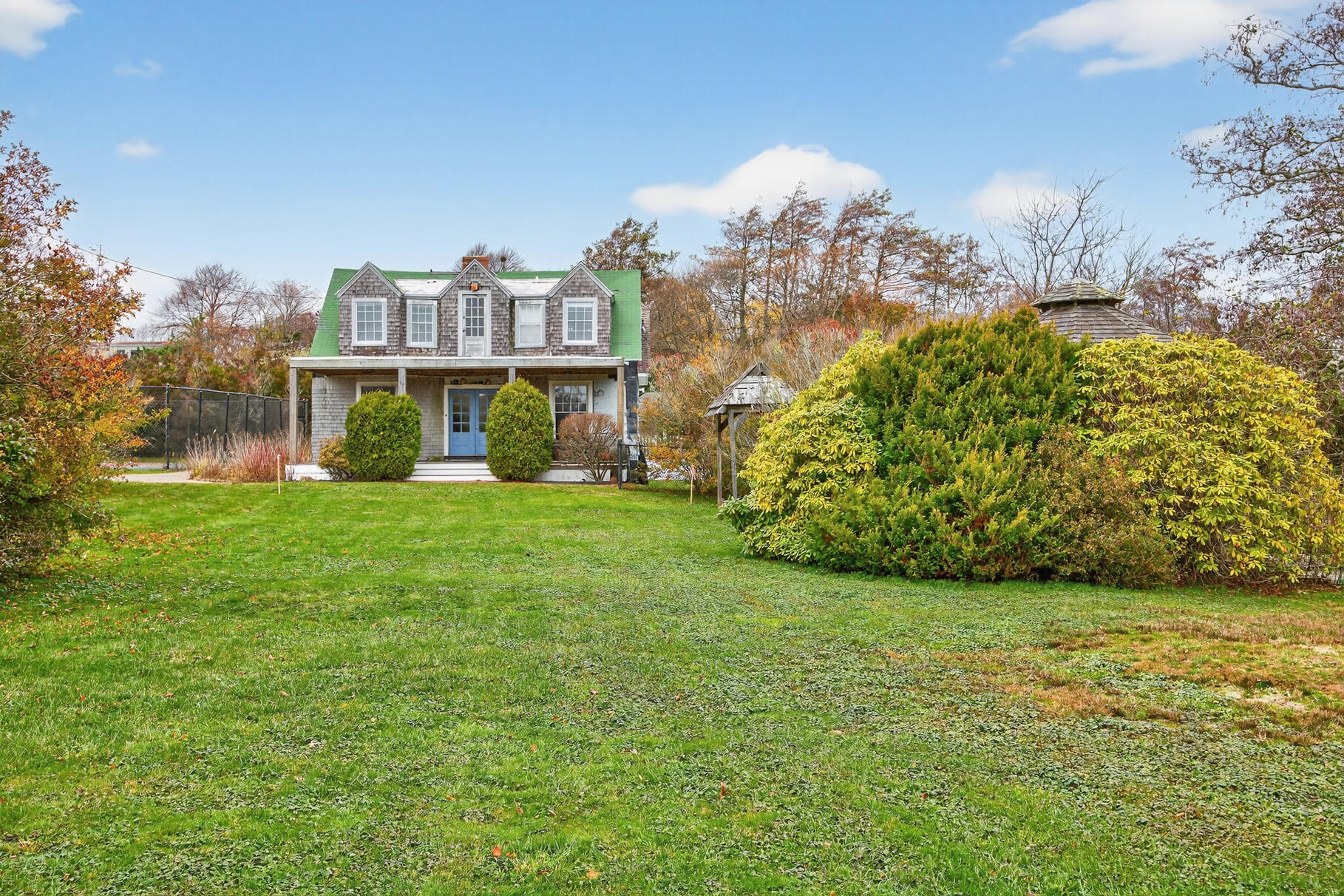 15 Hedge Lane Property Photo 44