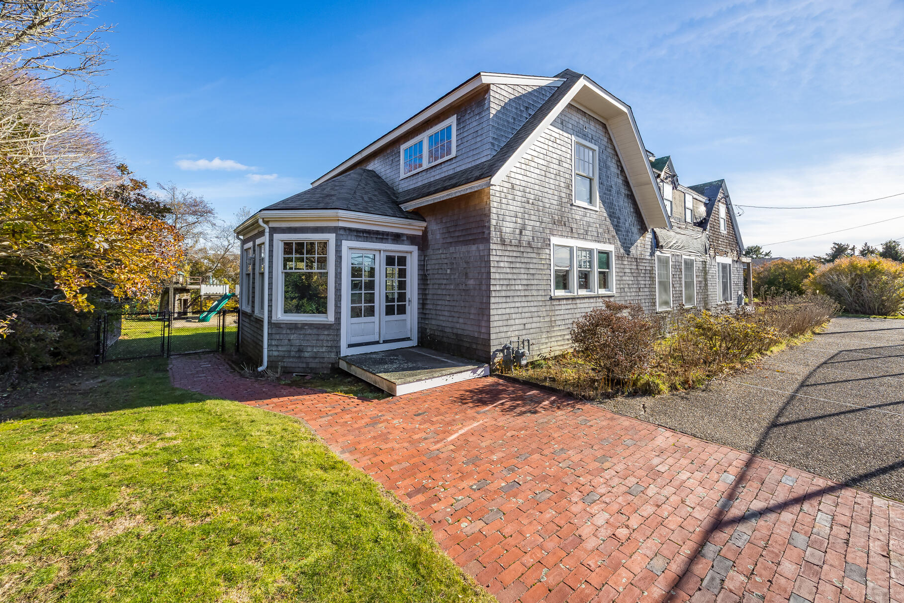 15 Hedge Lane Property Photo 47