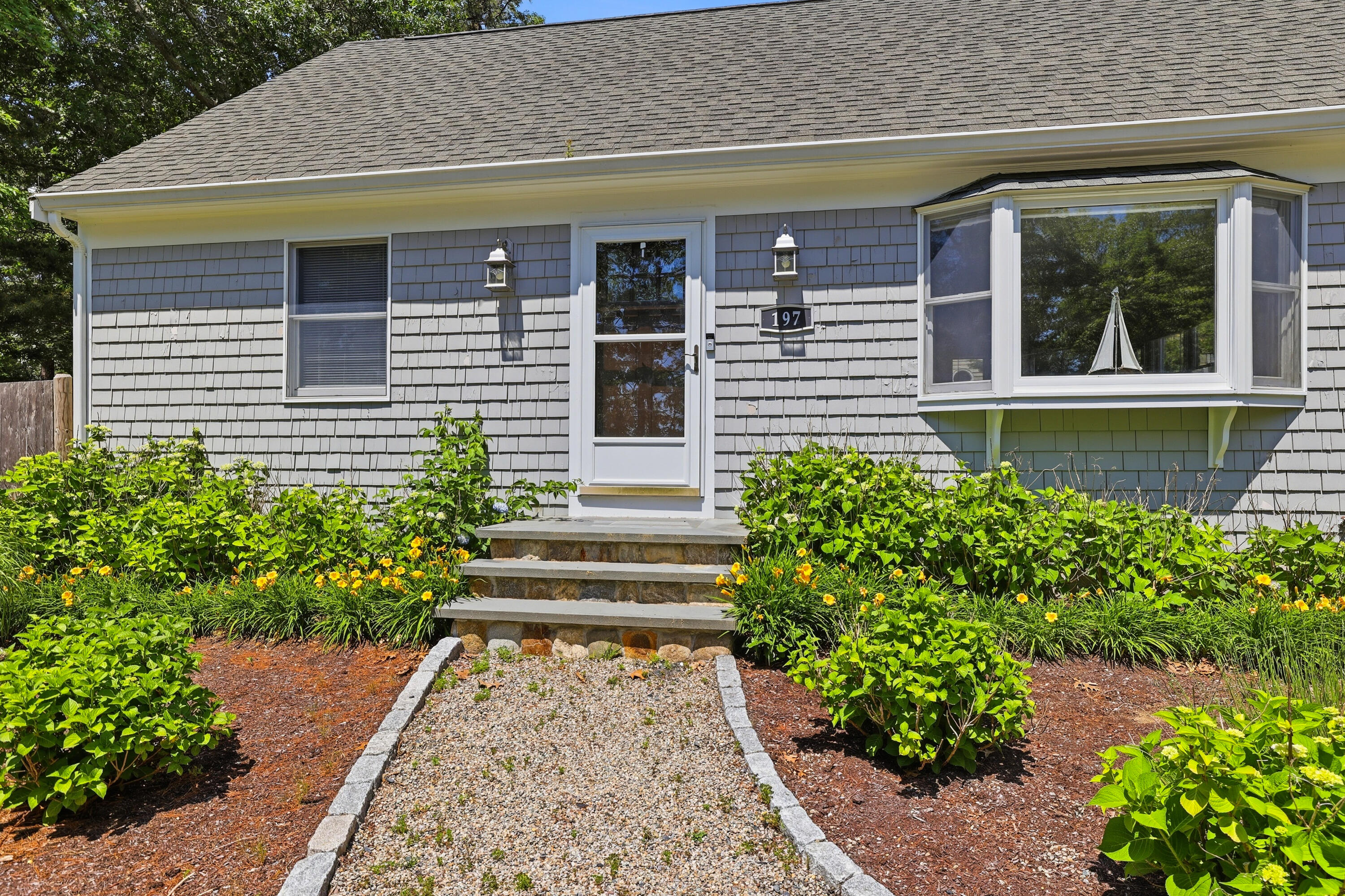 197 Monomoscoy Road Property Photo 17