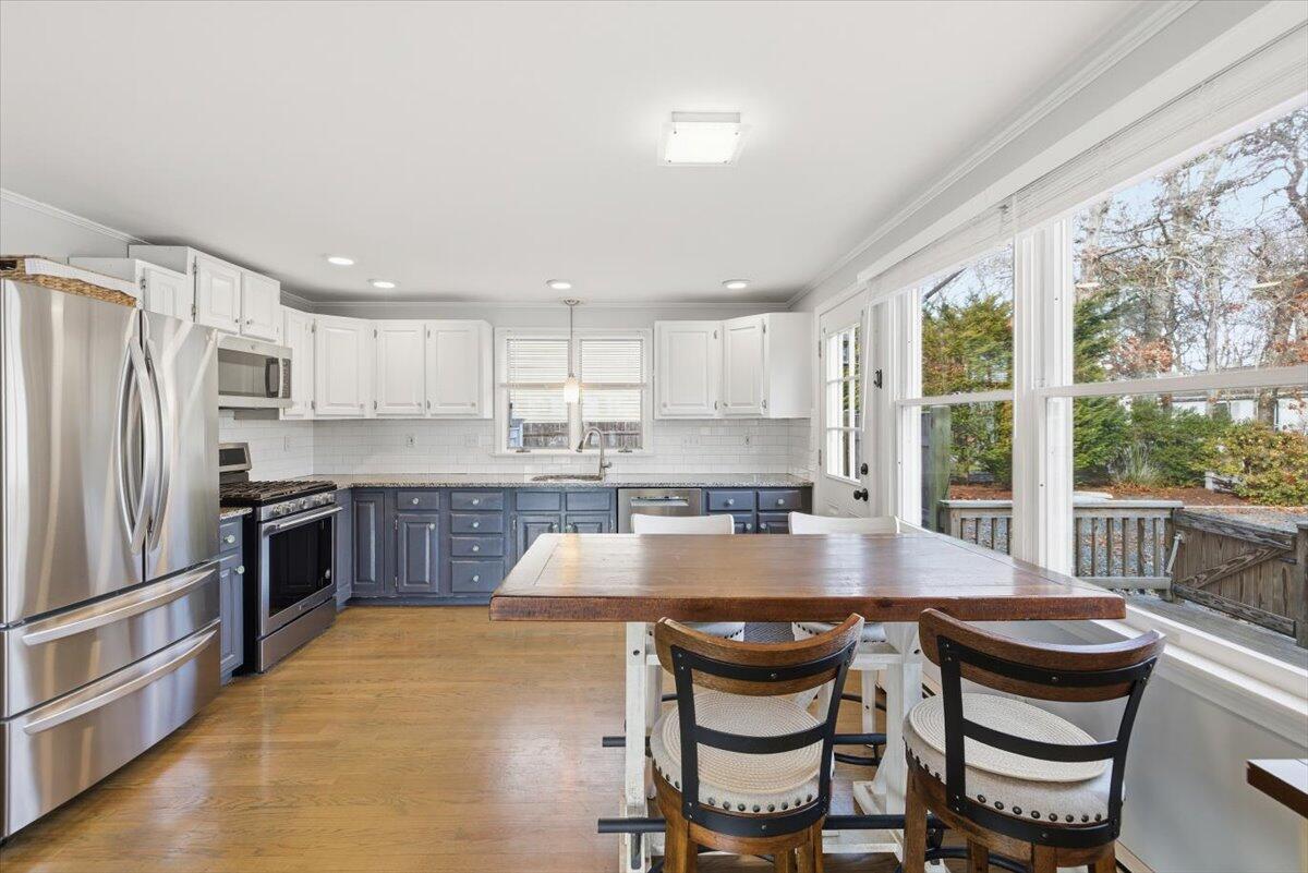 197 Monomoscoy Road Property Photo 35