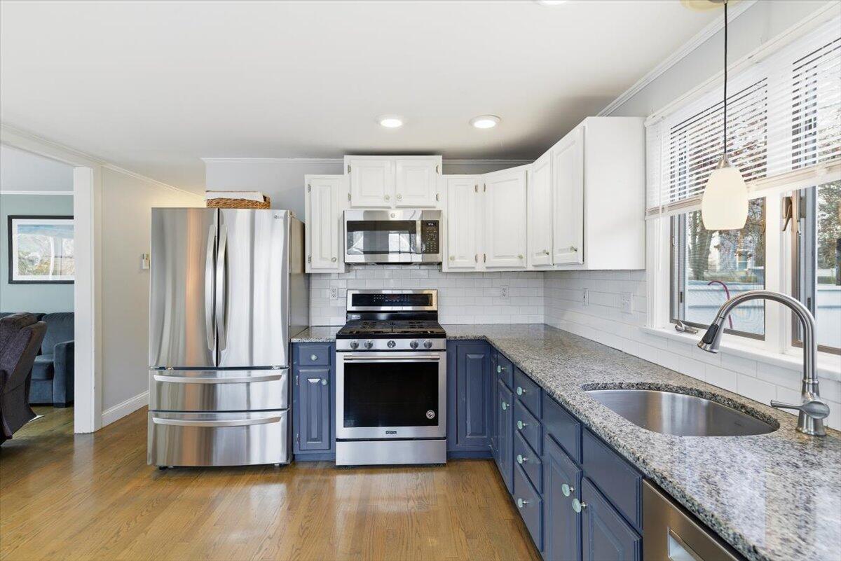 197 Monomoscoy Road Property Photo 36