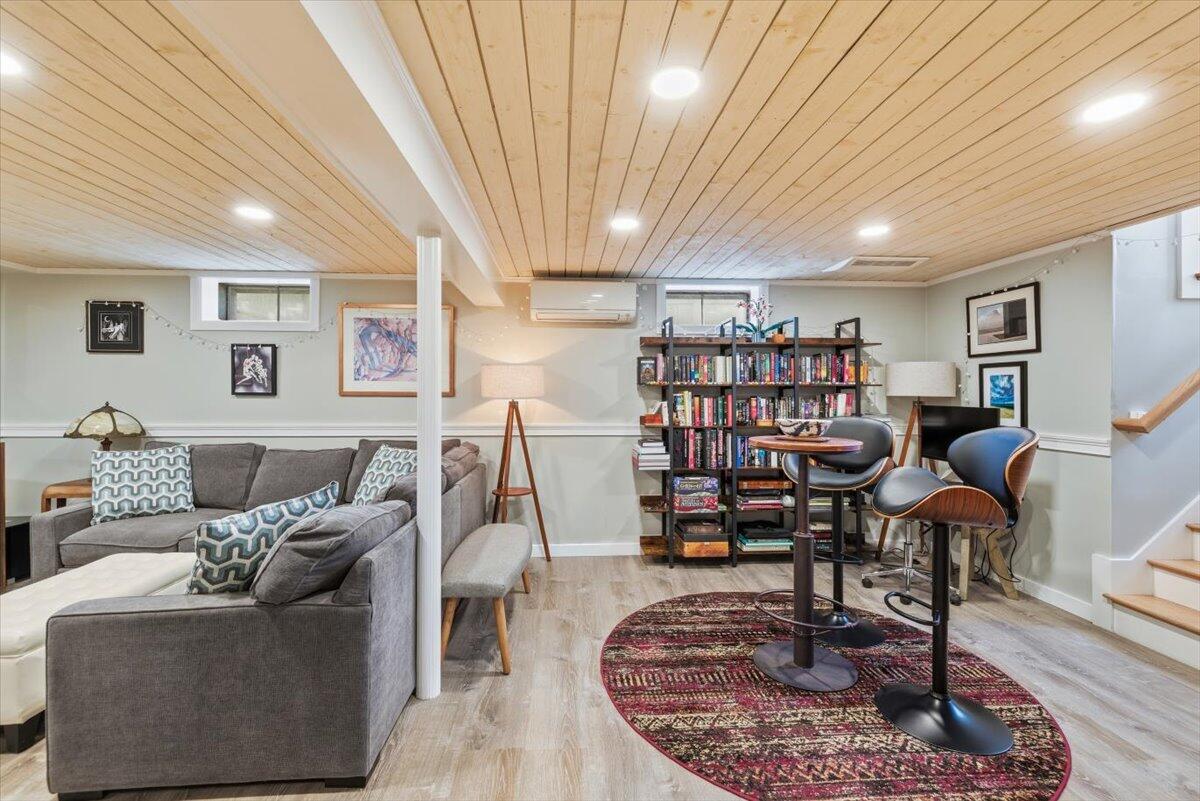 197 Monomoscoy Road Property Photo 44
