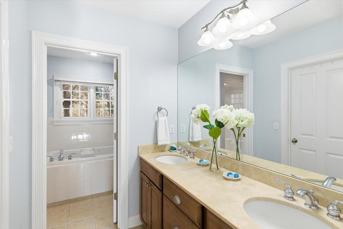 480 Main Street Unit 13 Property Photo 24