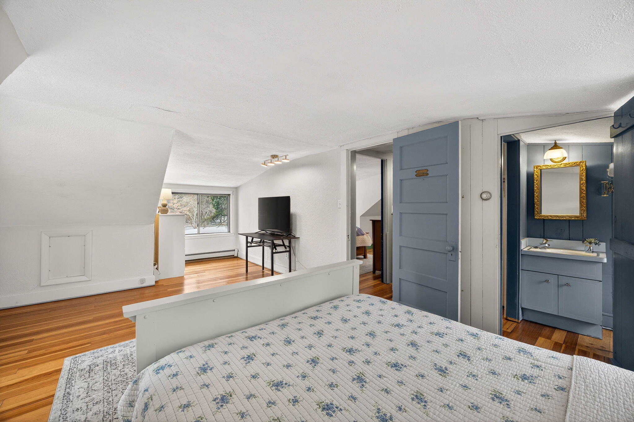 102 Nashawena Street Property Photo 33