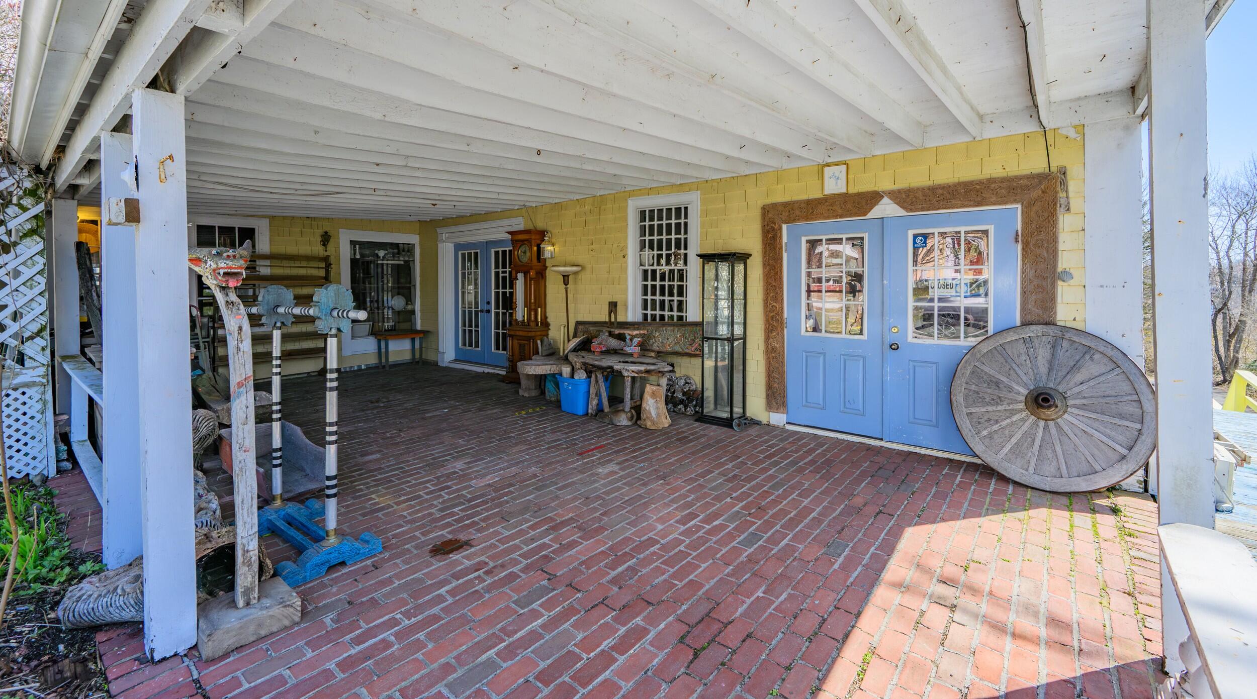 21 S Orleans Road Property Photo 4
