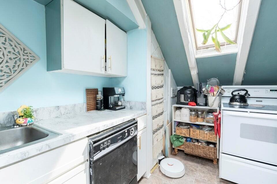 21 S Orleans Road Property Photo 18