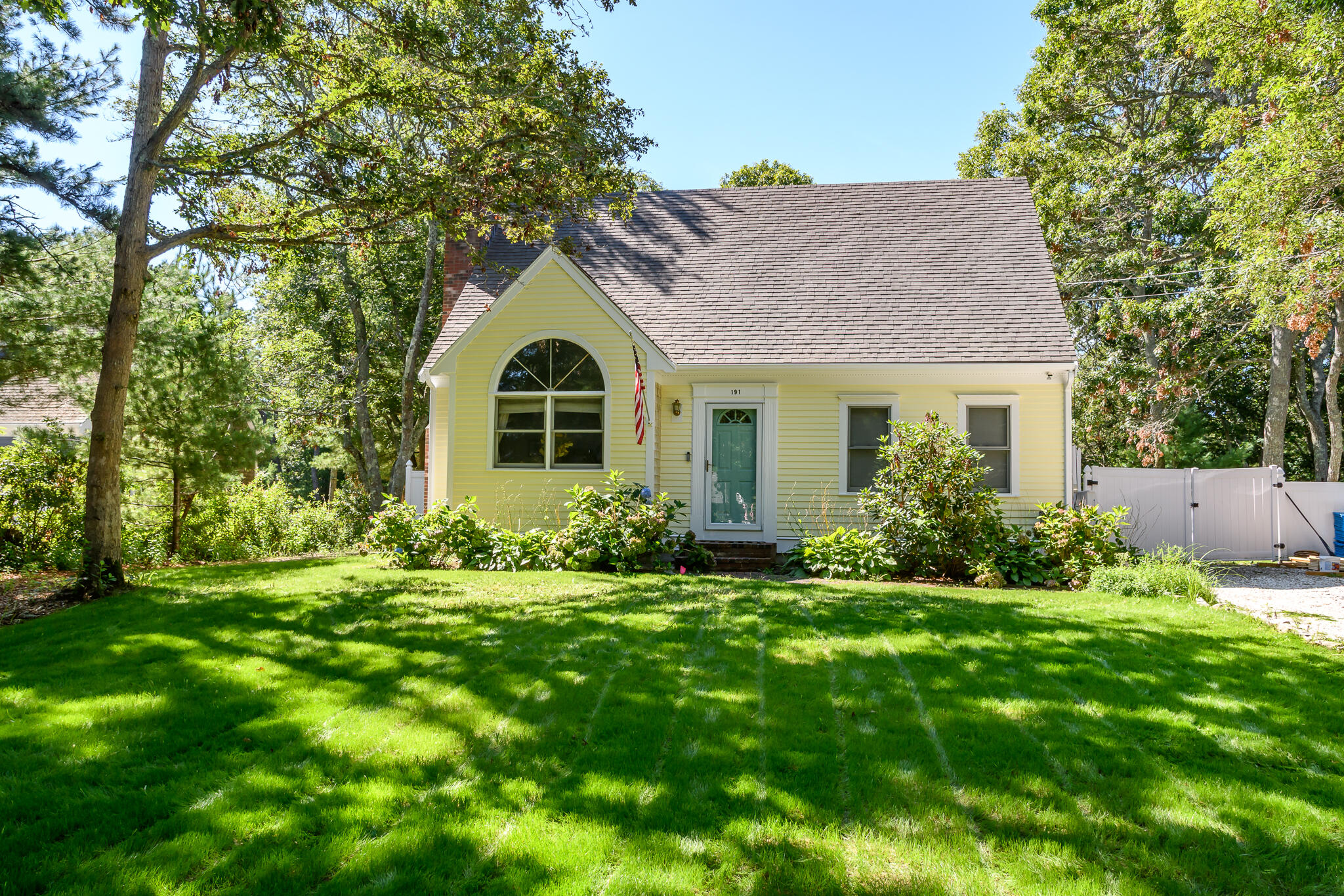 191 James Circle Property Photo 3