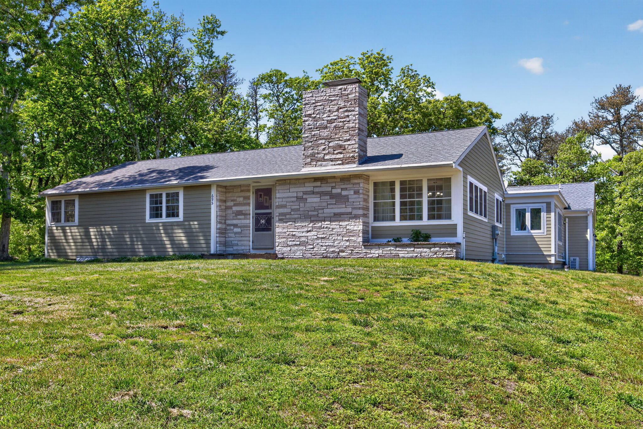 695 Cable Road Property Photo 2