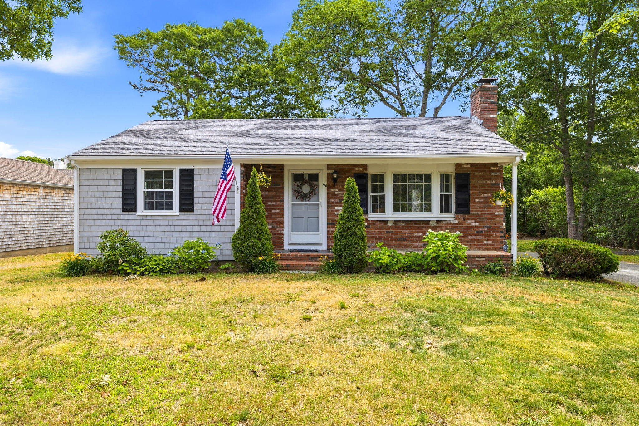 90 Castlewood Circle Property Photo 1
