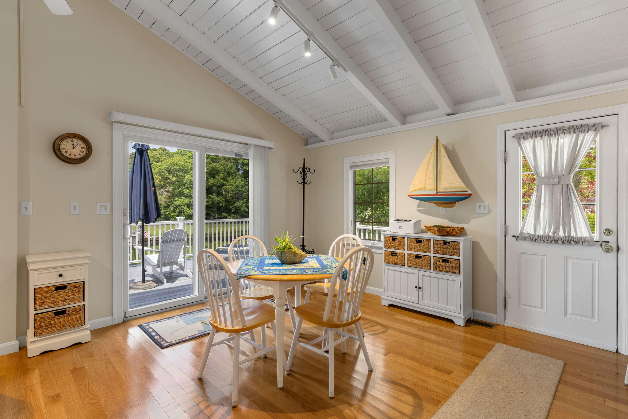 133 Edgewater Drive W Property Photo 2
