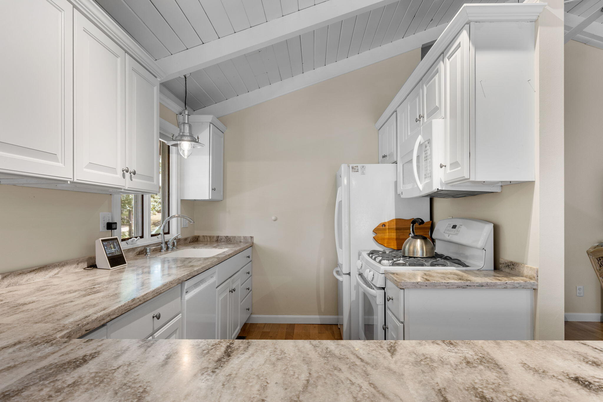 133 Edgewater Drive W Property Photo 26
