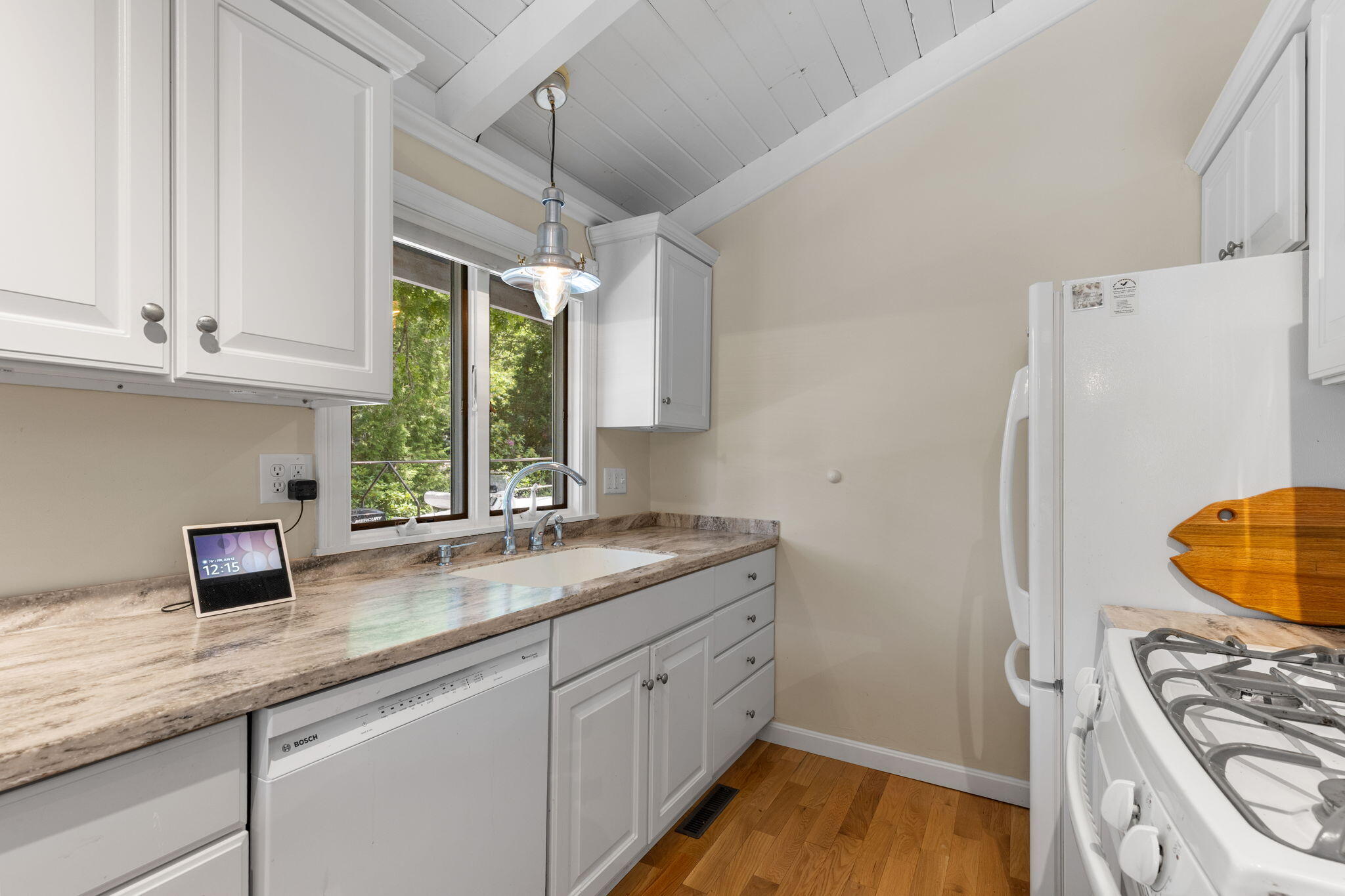 133 Edgewater Drive W Property Photo 27