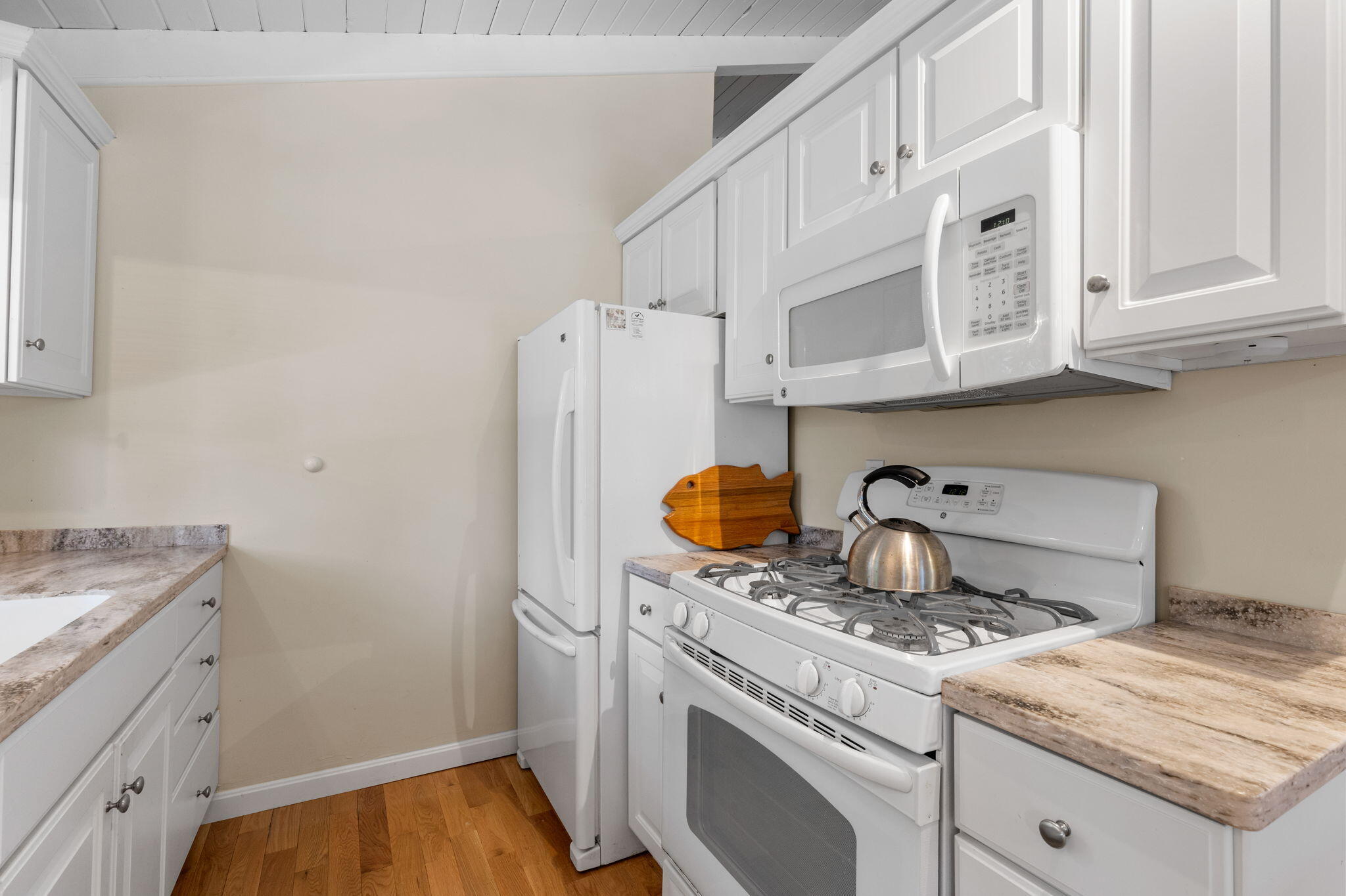 133 Edgewater Drive W Property Photo 28