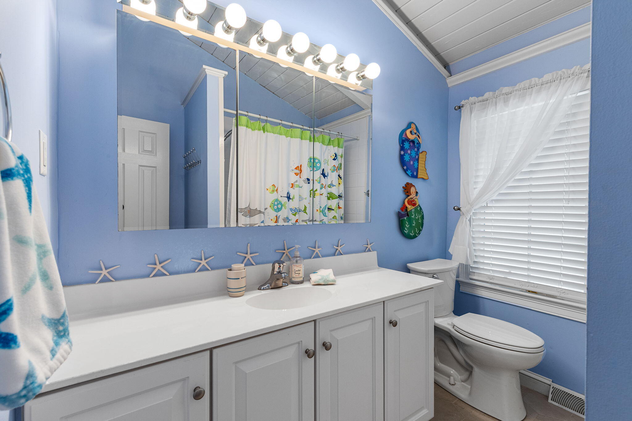 133 Edgewater Drive W Property Photo 30