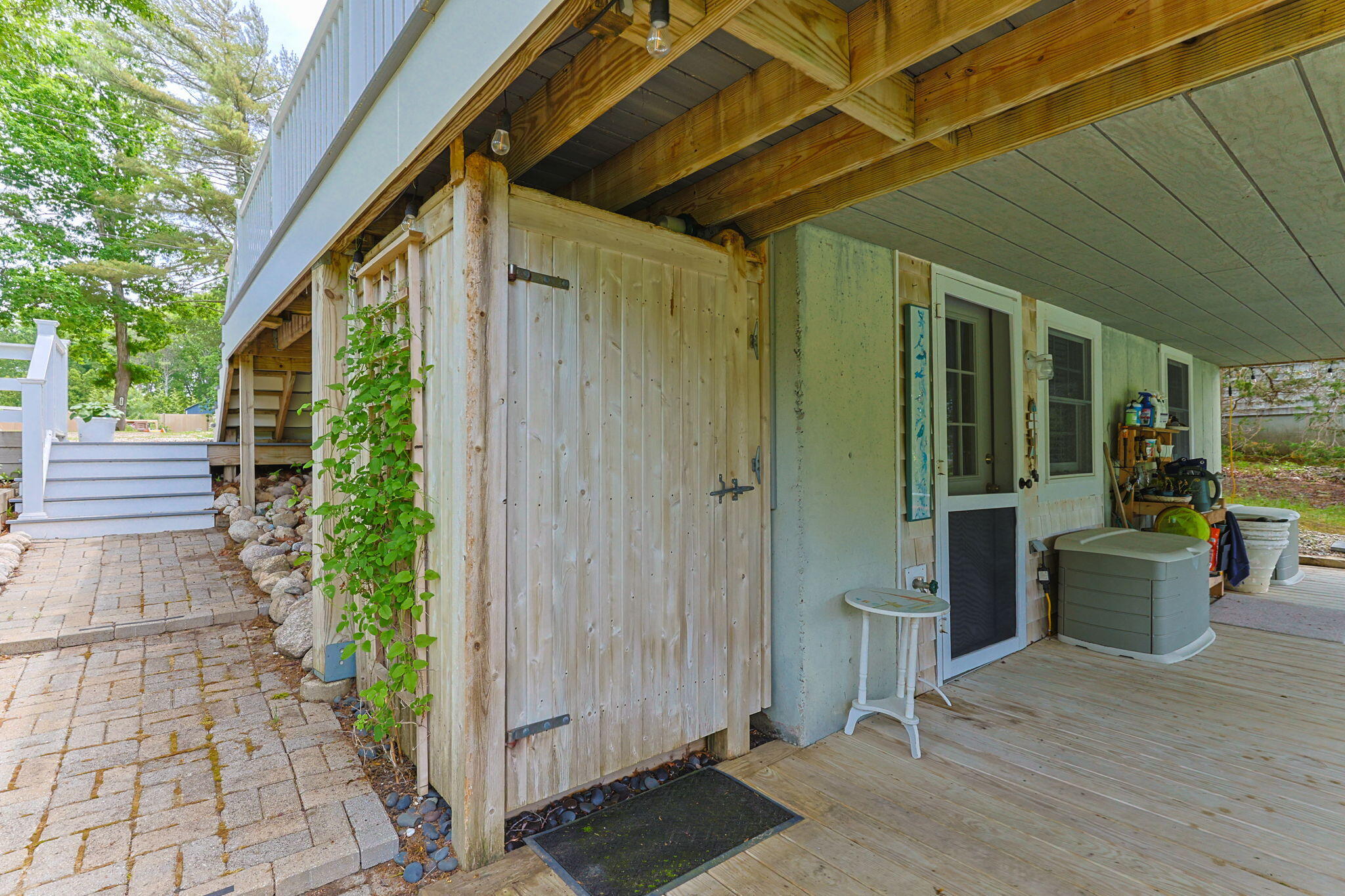 133 Edgewater Drive W Property Photo 40