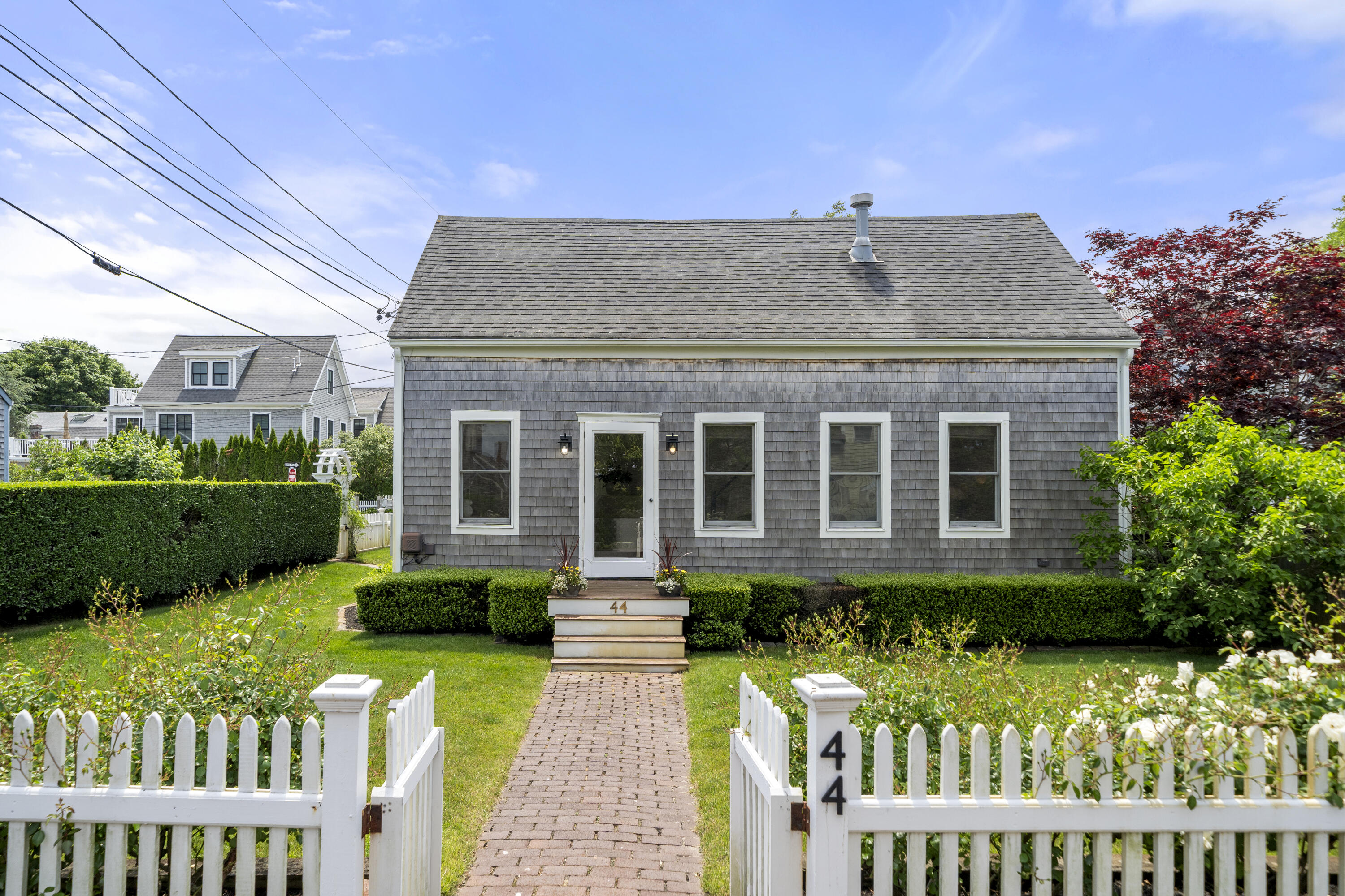 44 Pleasant Street Property Photo 1