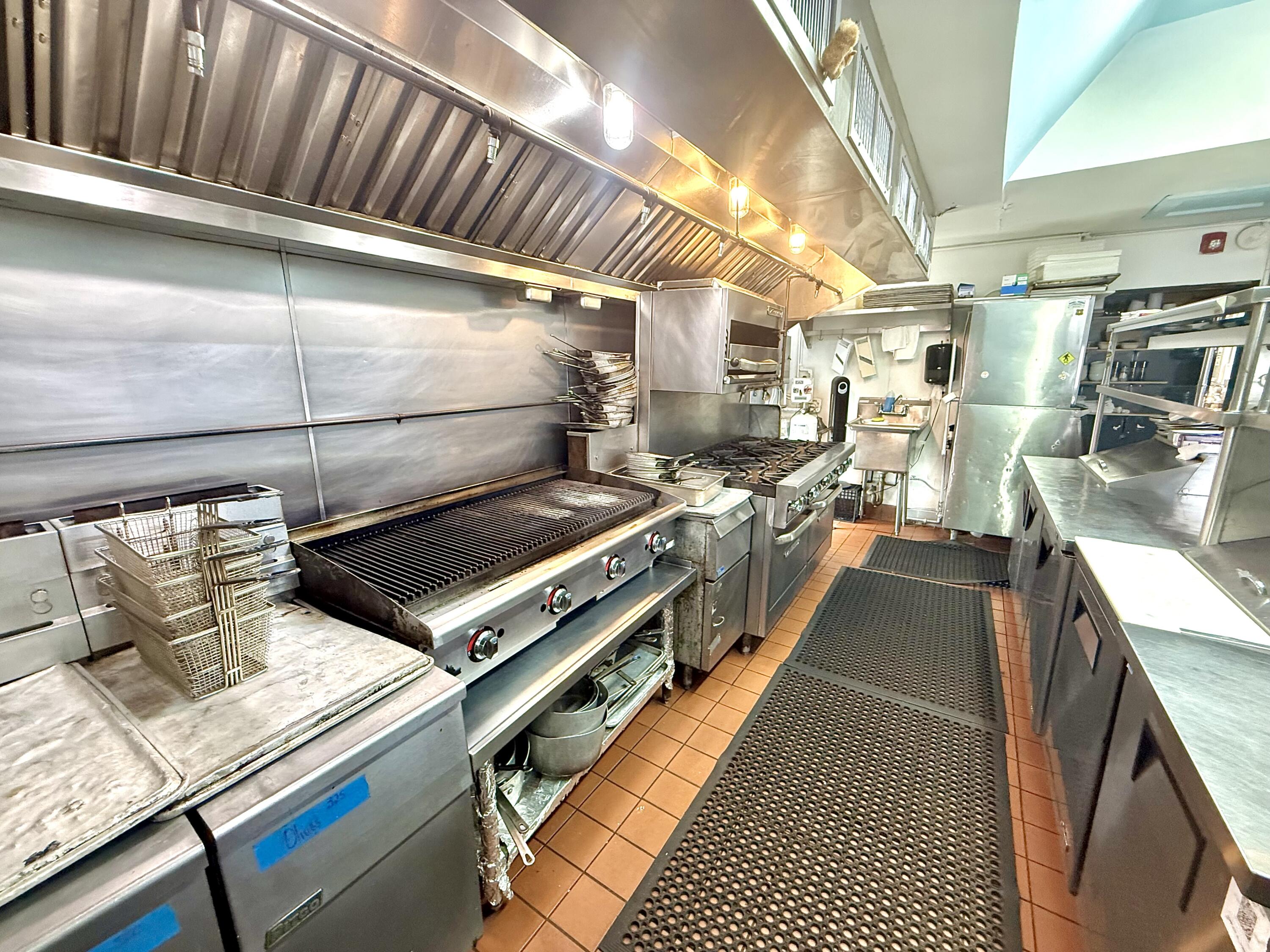 133 Commercial Street Property Photo 30