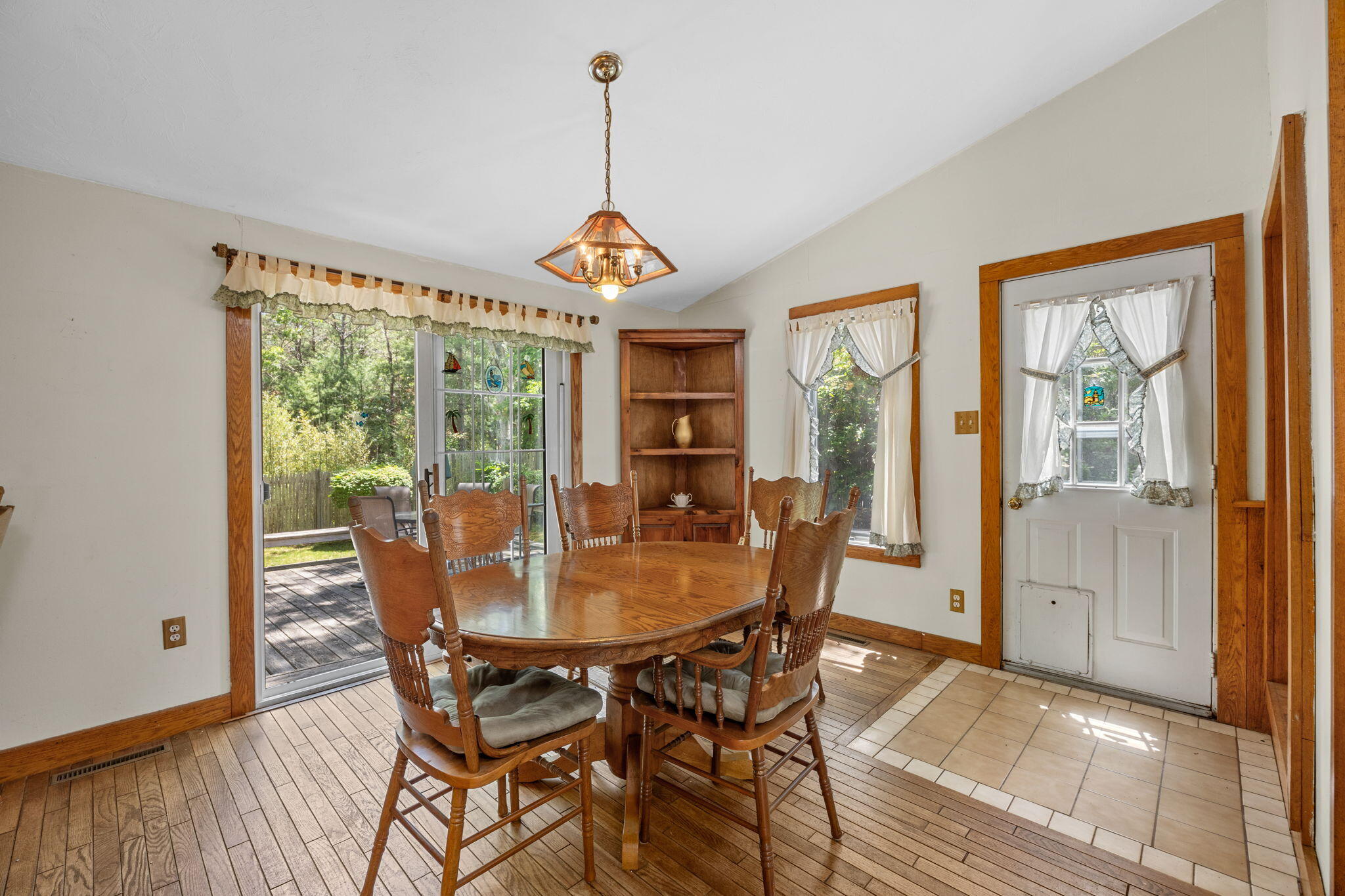 166 James Circle Property Photo 16