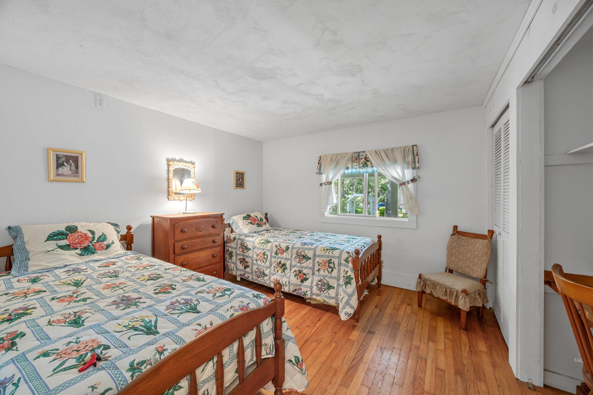 166 James Circle Property Photo 23
