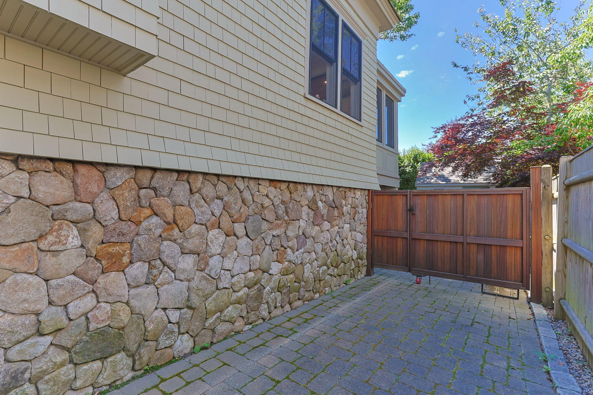 24 Cottage Street Property Photo 30