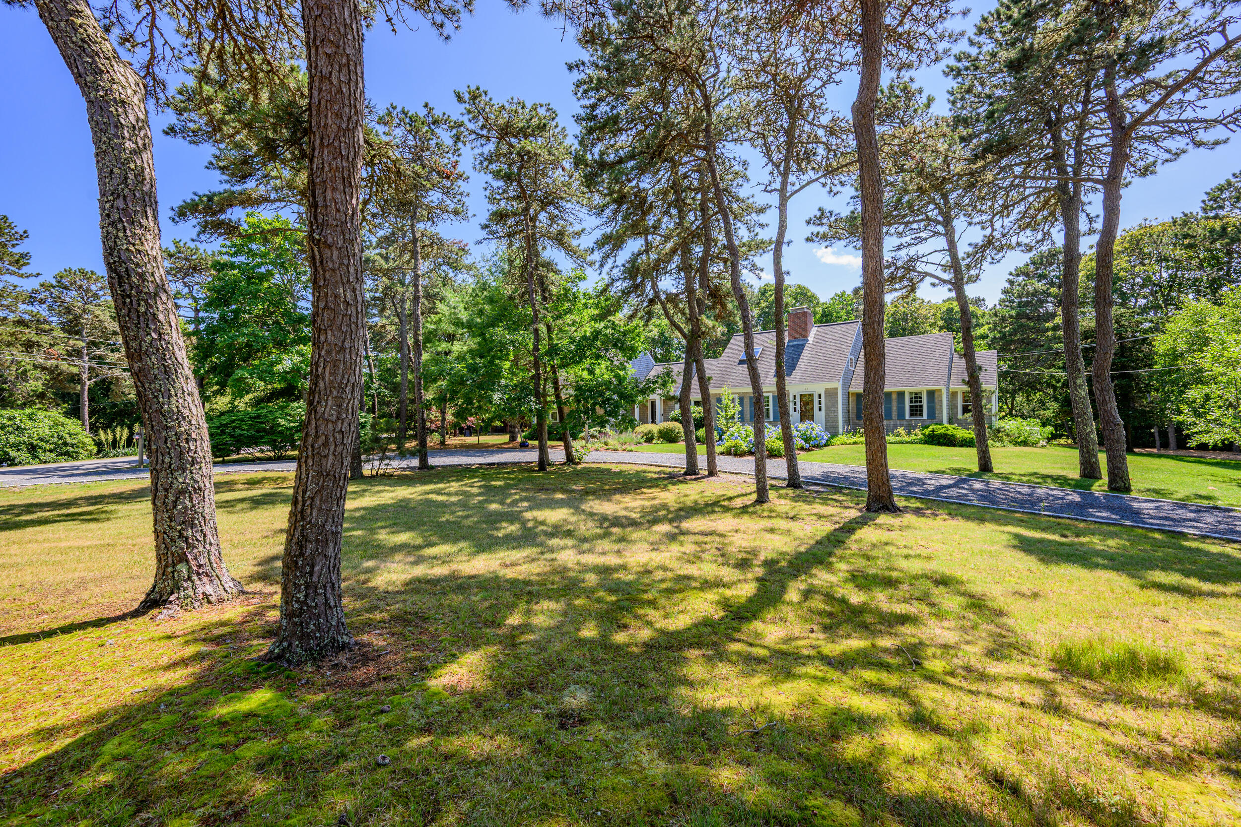 88 Indian Hill Road N Property Photo 3