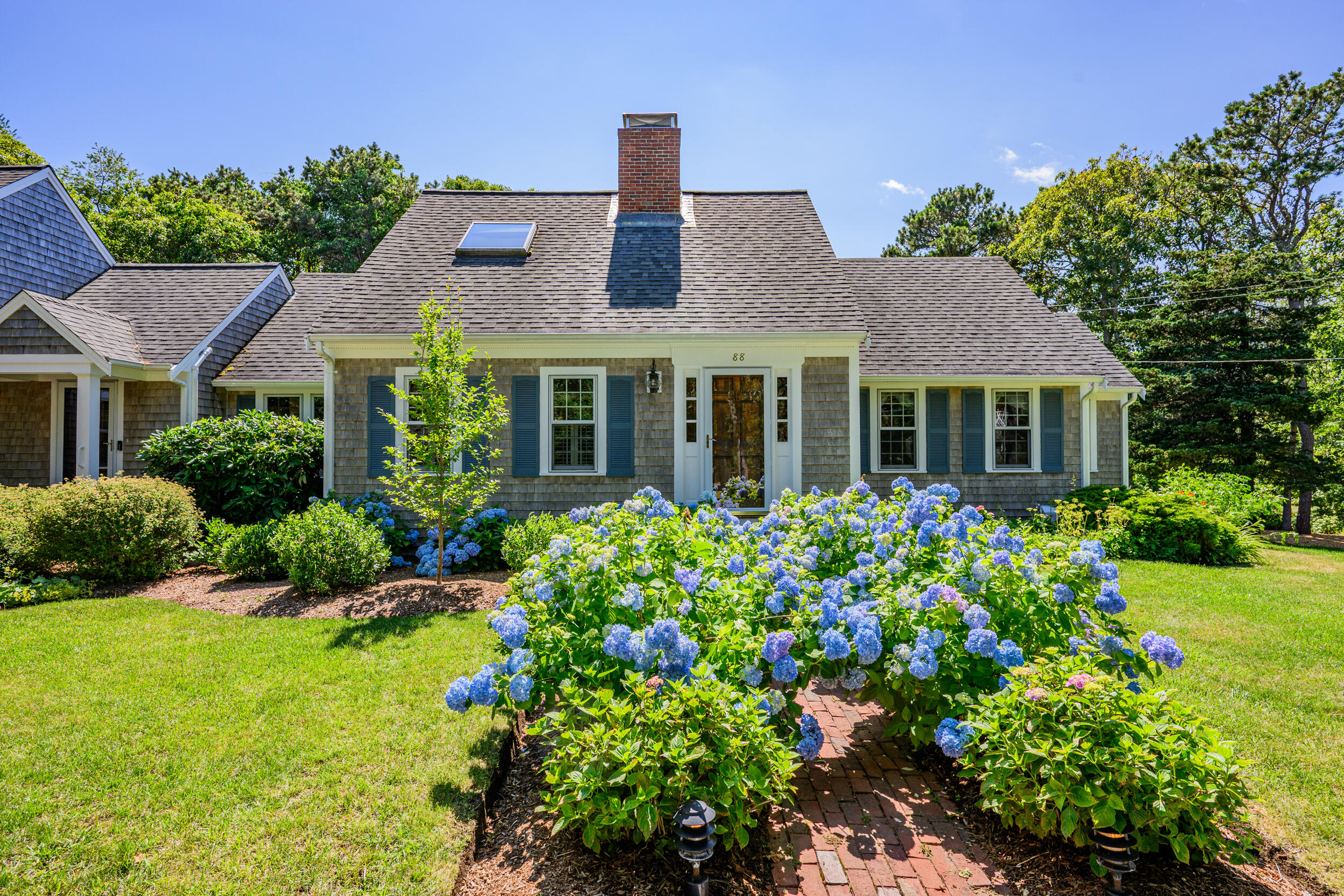 88 Indian Hill Road N Property Photo 4
