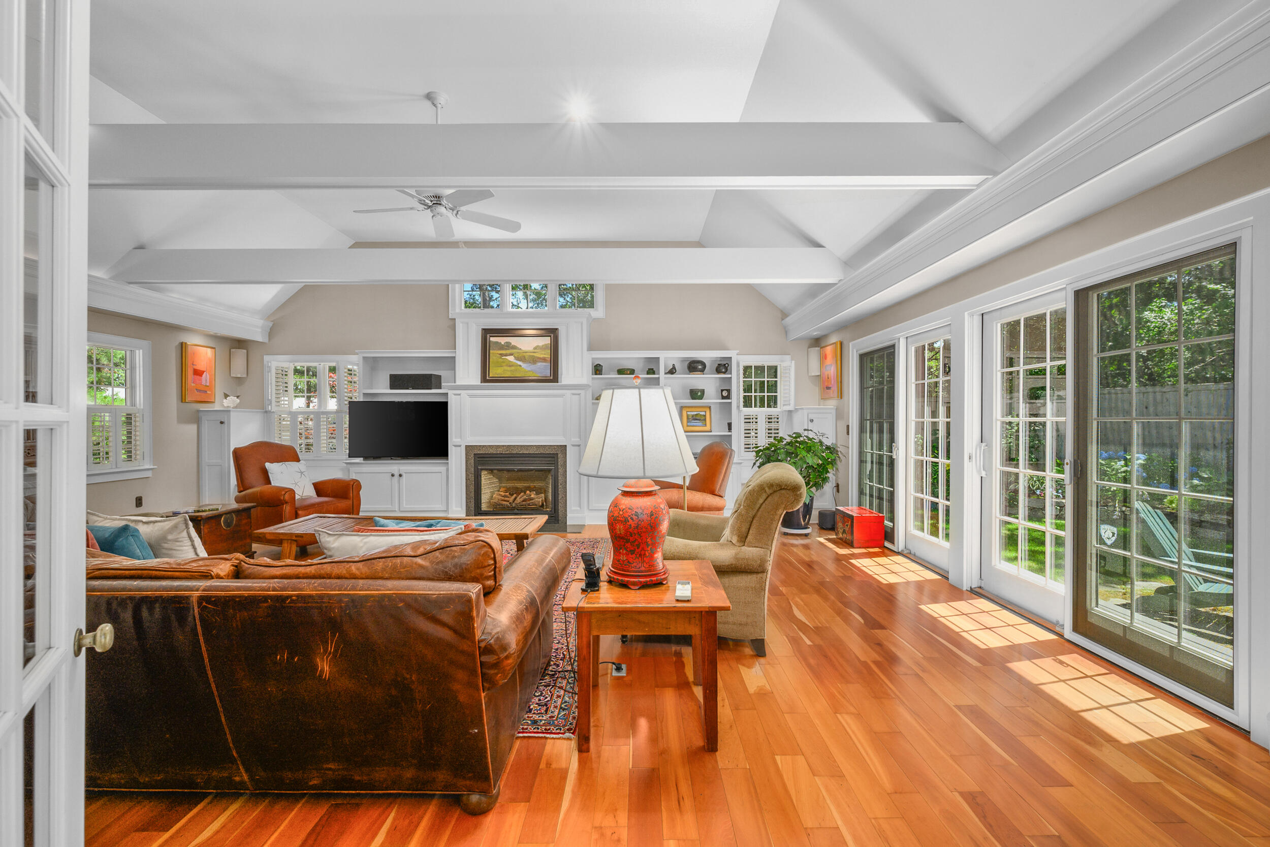 88 Indian Hill Road N Property Photo 6