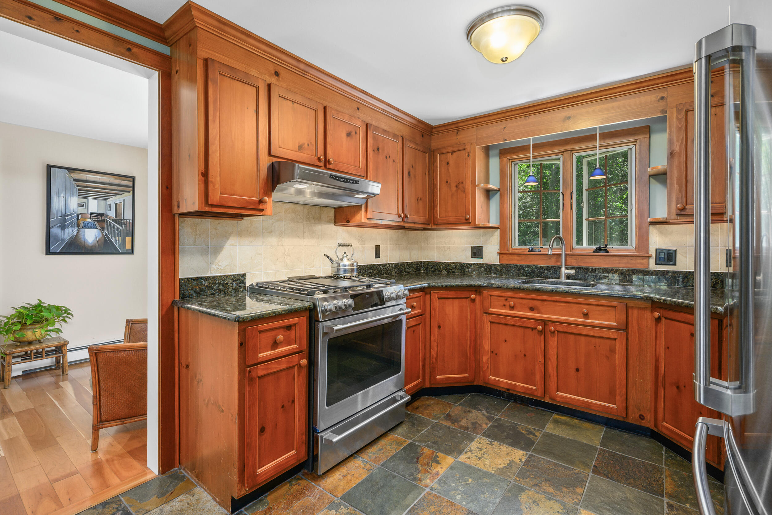 88 Indian Hill Road N Property Photo 15