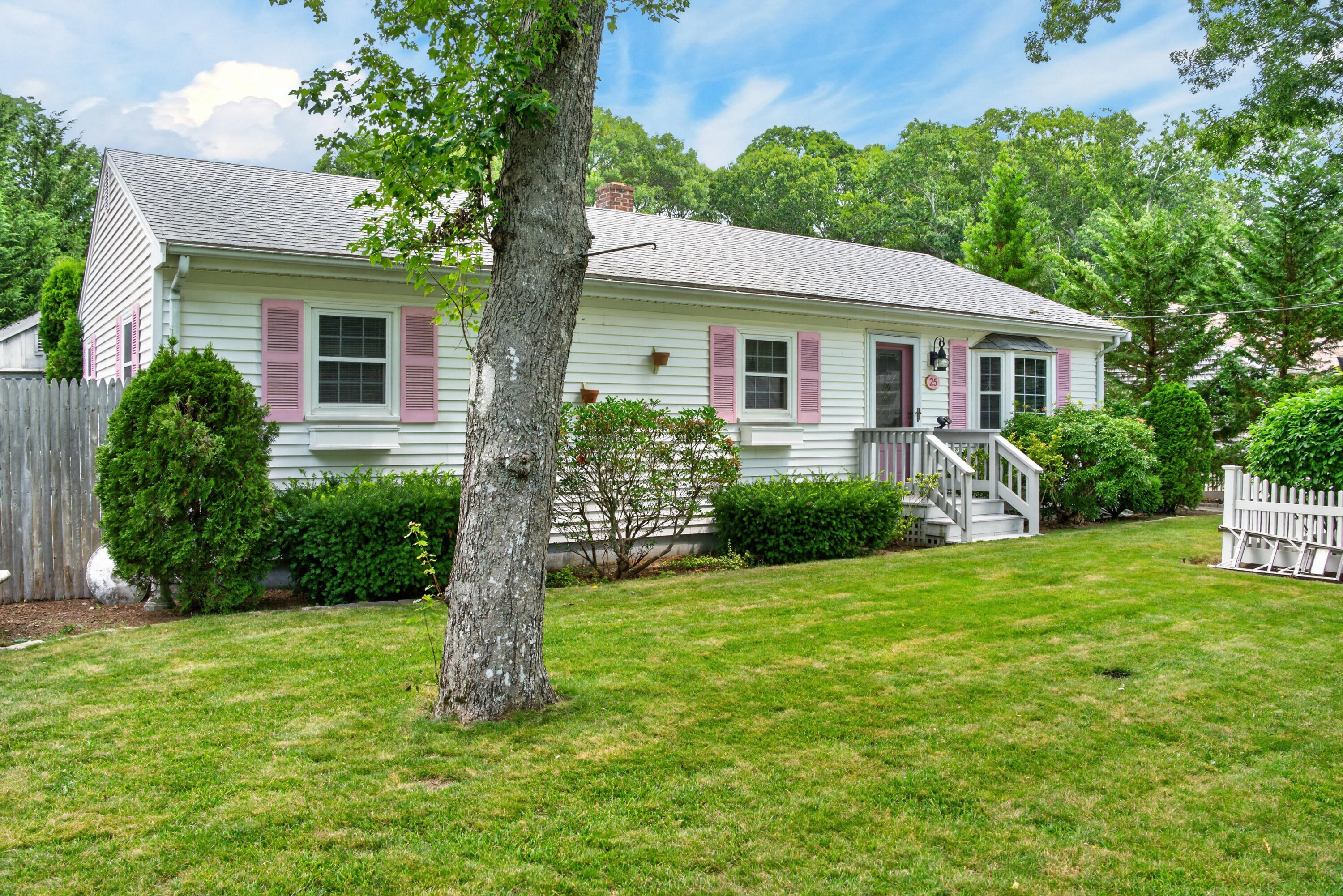 25 Deepwood Drive Property Photo 4