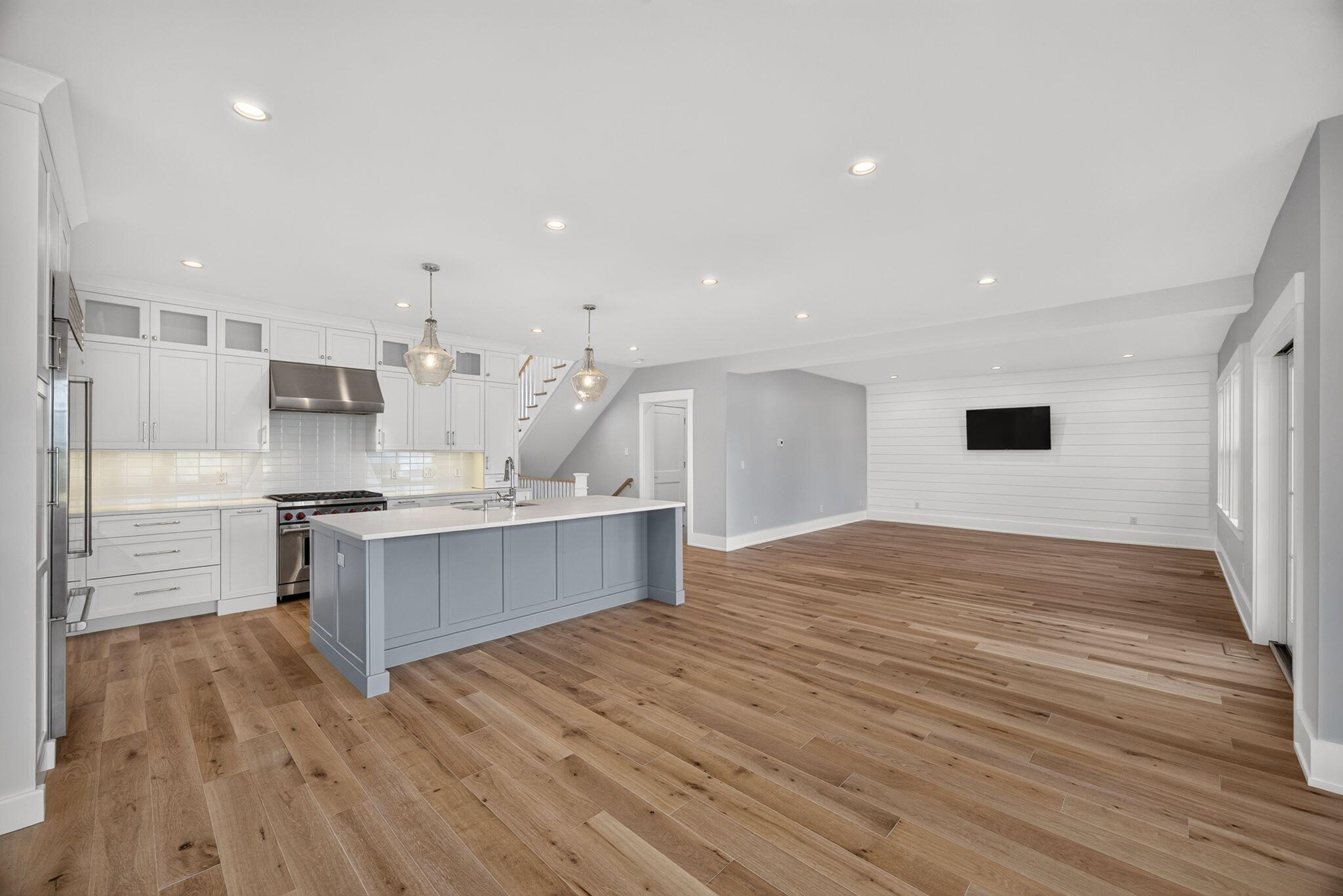 533 Woods Hole Road Unit B102 Property Photo 8