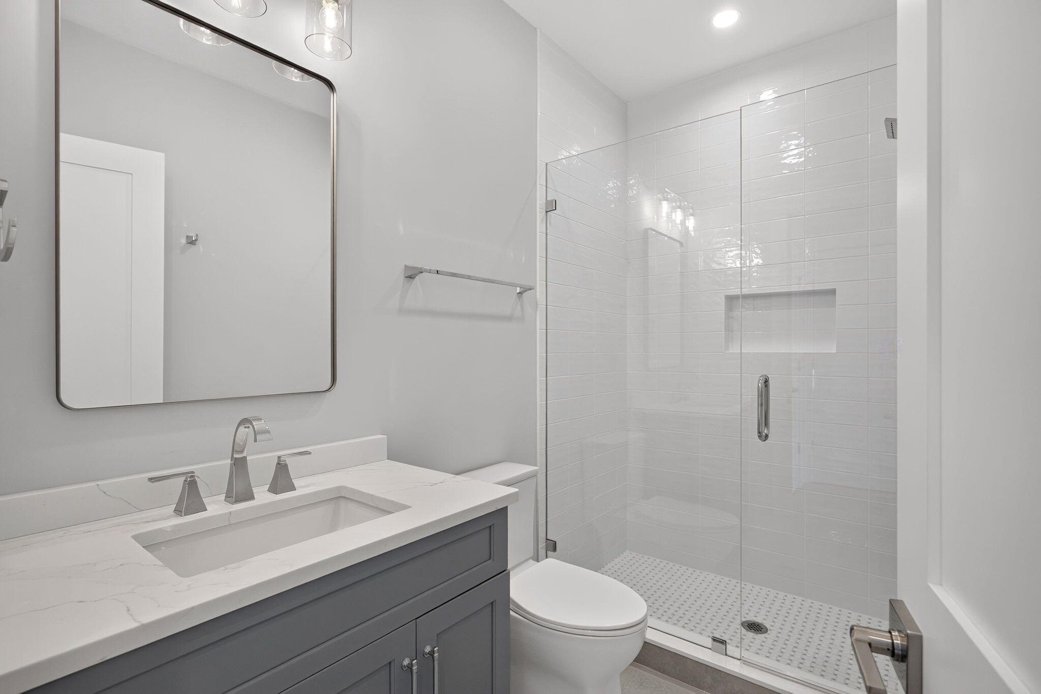 533 Woods Hole Road Unit B102 Property Photo 25