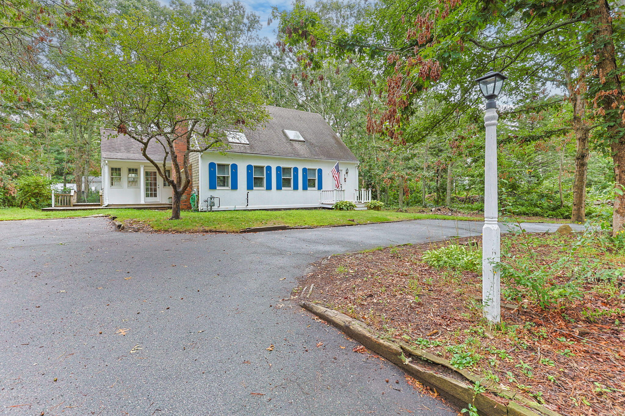 2 Sharon Lane Property Photo 4