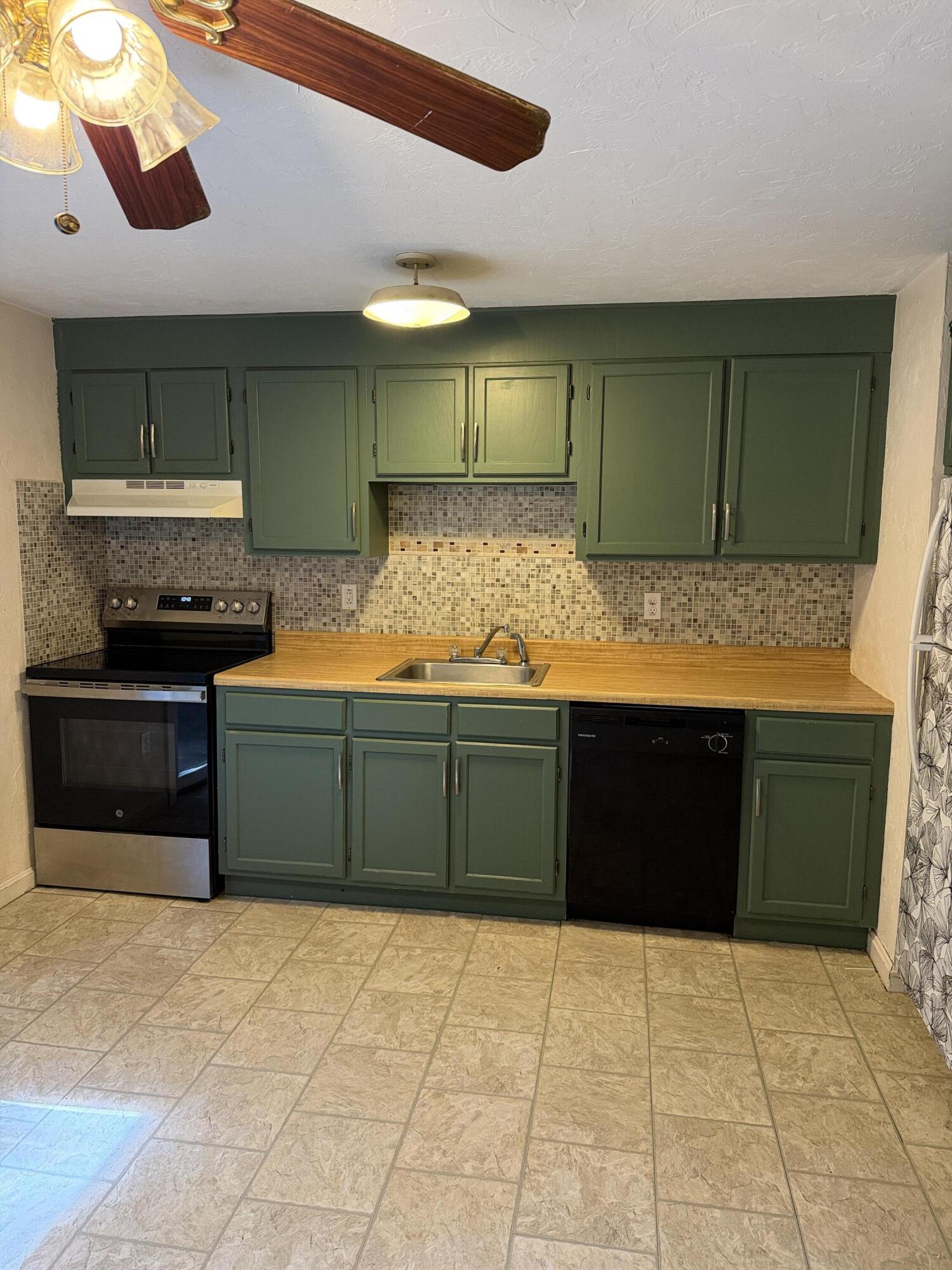 300 Falmouth Road Apt 19c Property Photo 16