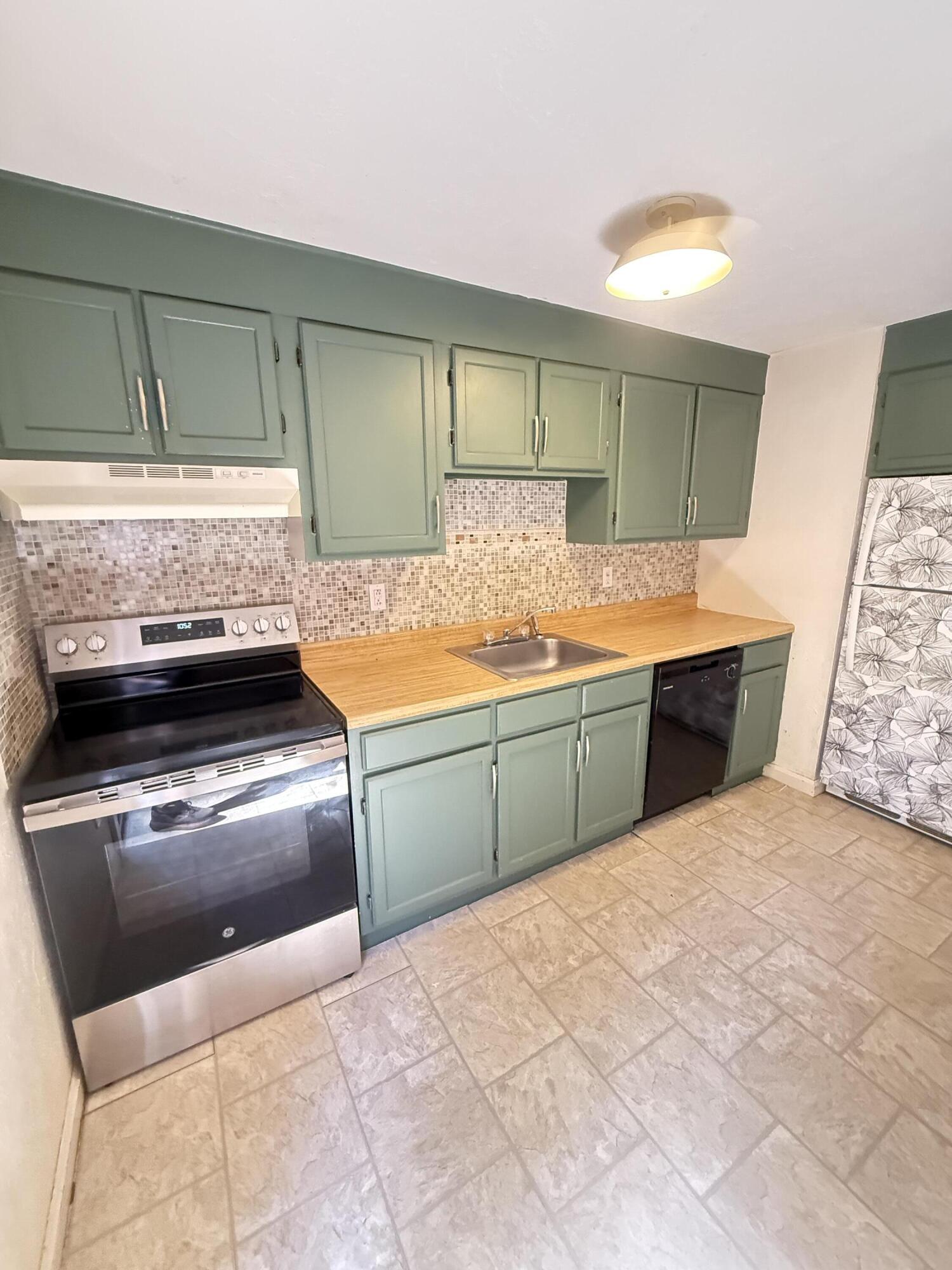 300 Falmouth Road Apt 19c Property Photo 17