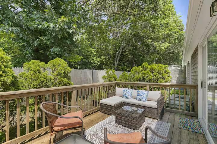 230 Gosnold Street Property Photo 3