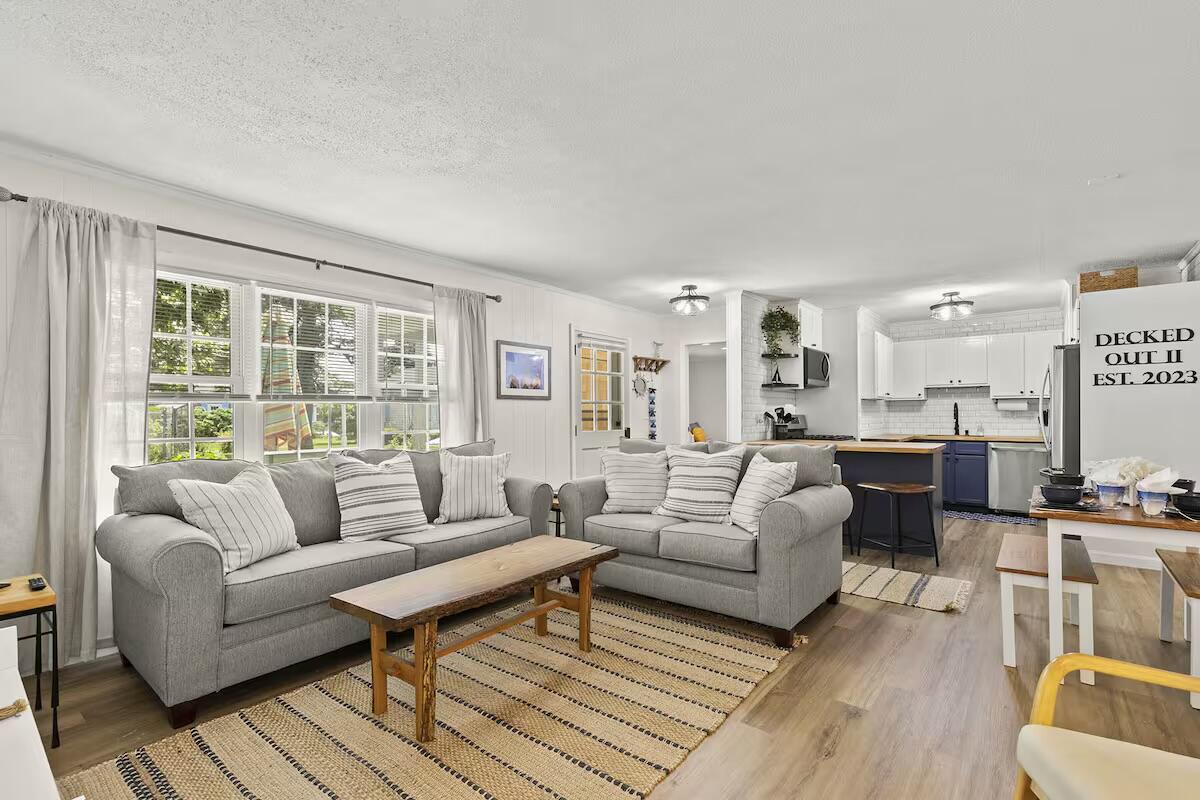 230 Gosnold Street Property Photo 18