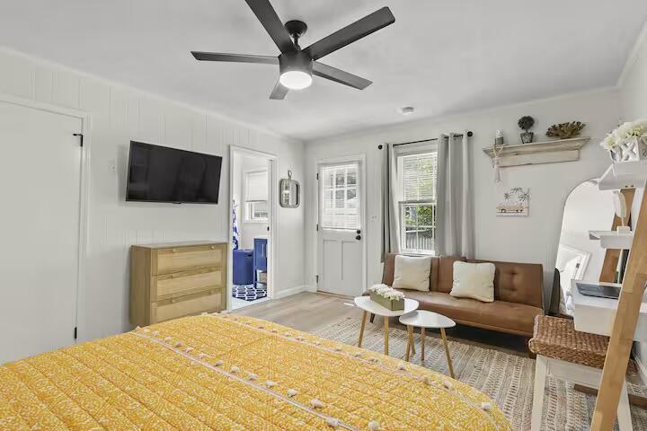 230 Gosnold Street Property Photo 32