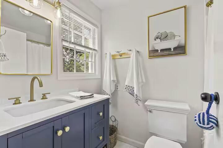 230 Gosnold Street Property Photo 38
