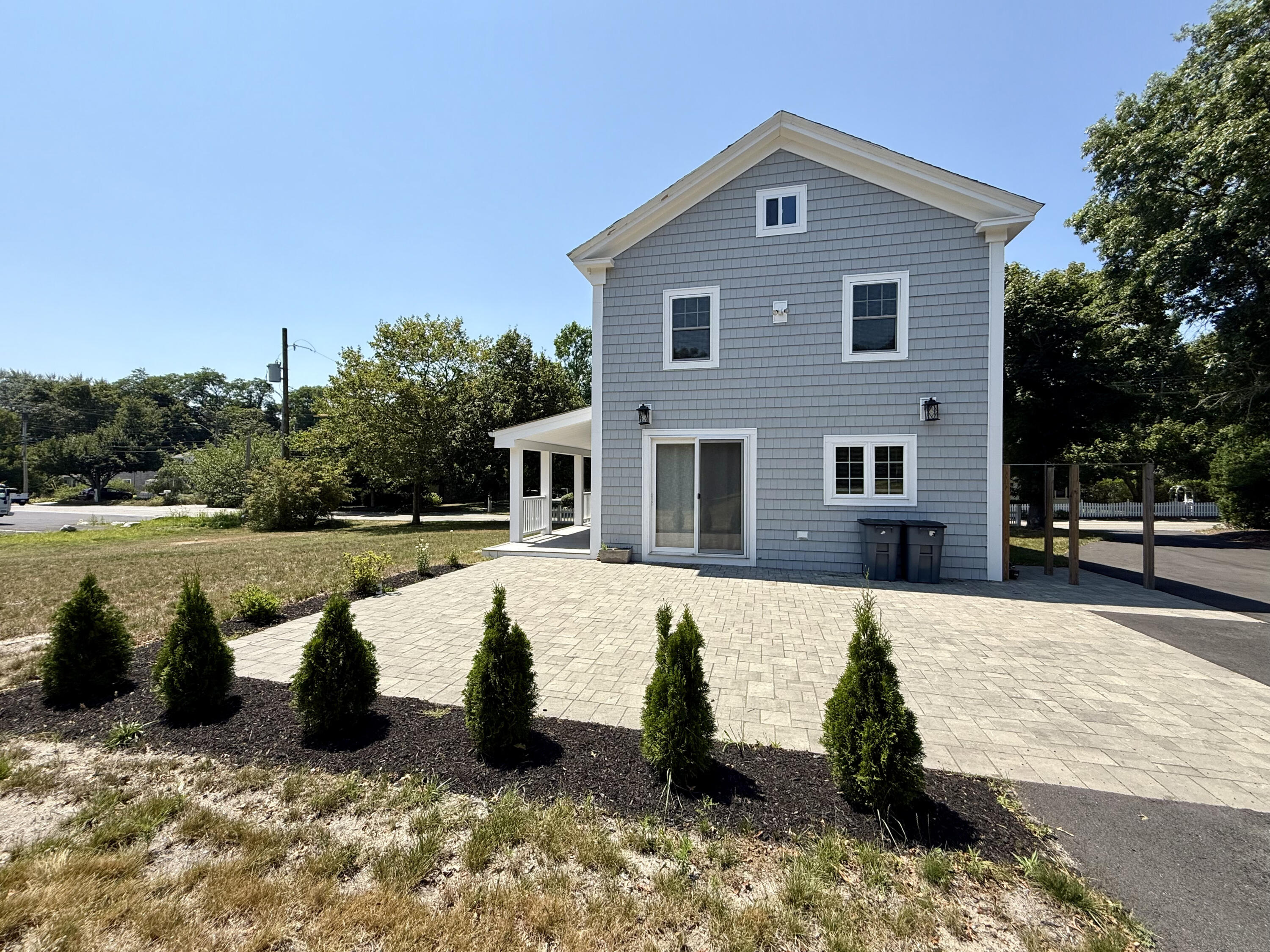 209 Bank Street Property Photo 2