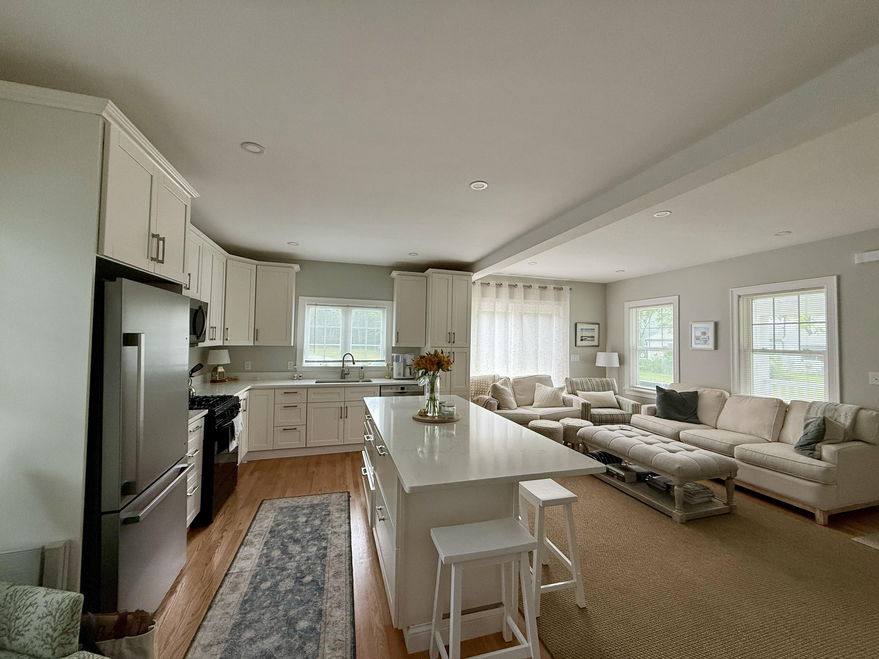 209 Bank Street Property Photo 5