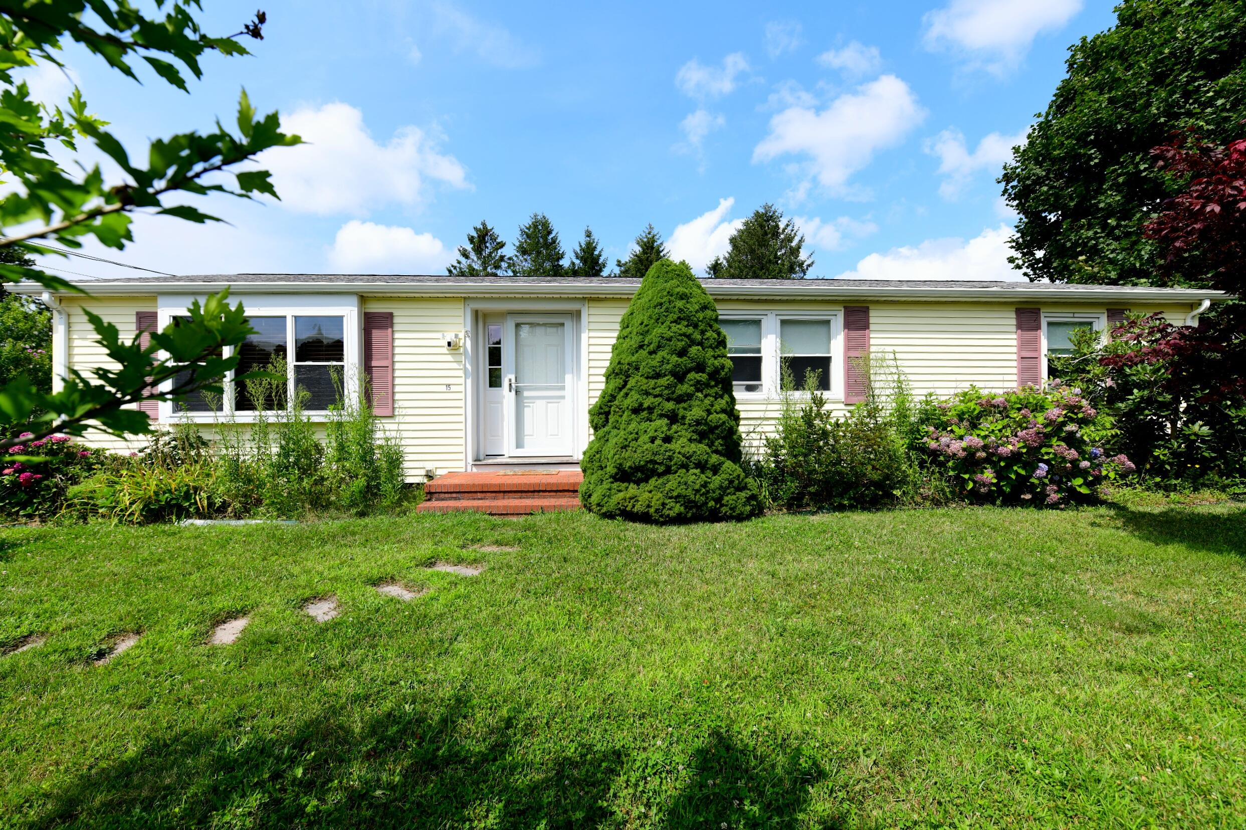 15 Sachem Drive Property Photo 2