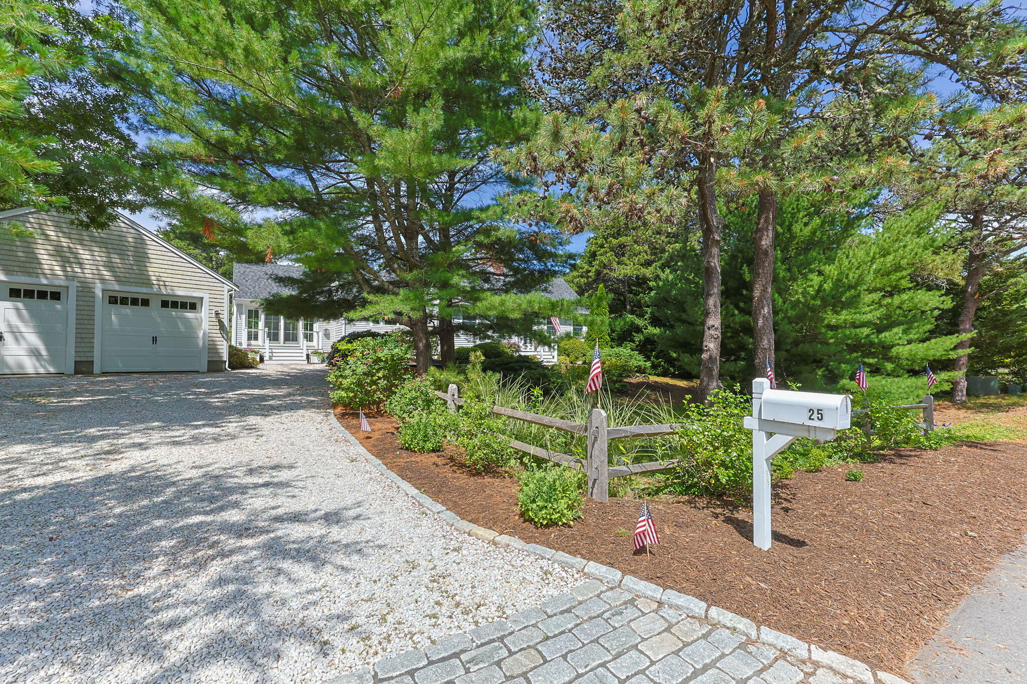 25 Pilgrims Path Property Photo 3