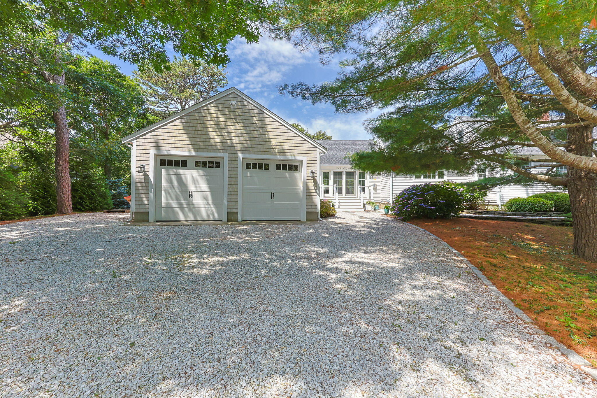 25 Pilgrims Path Property Photo 4