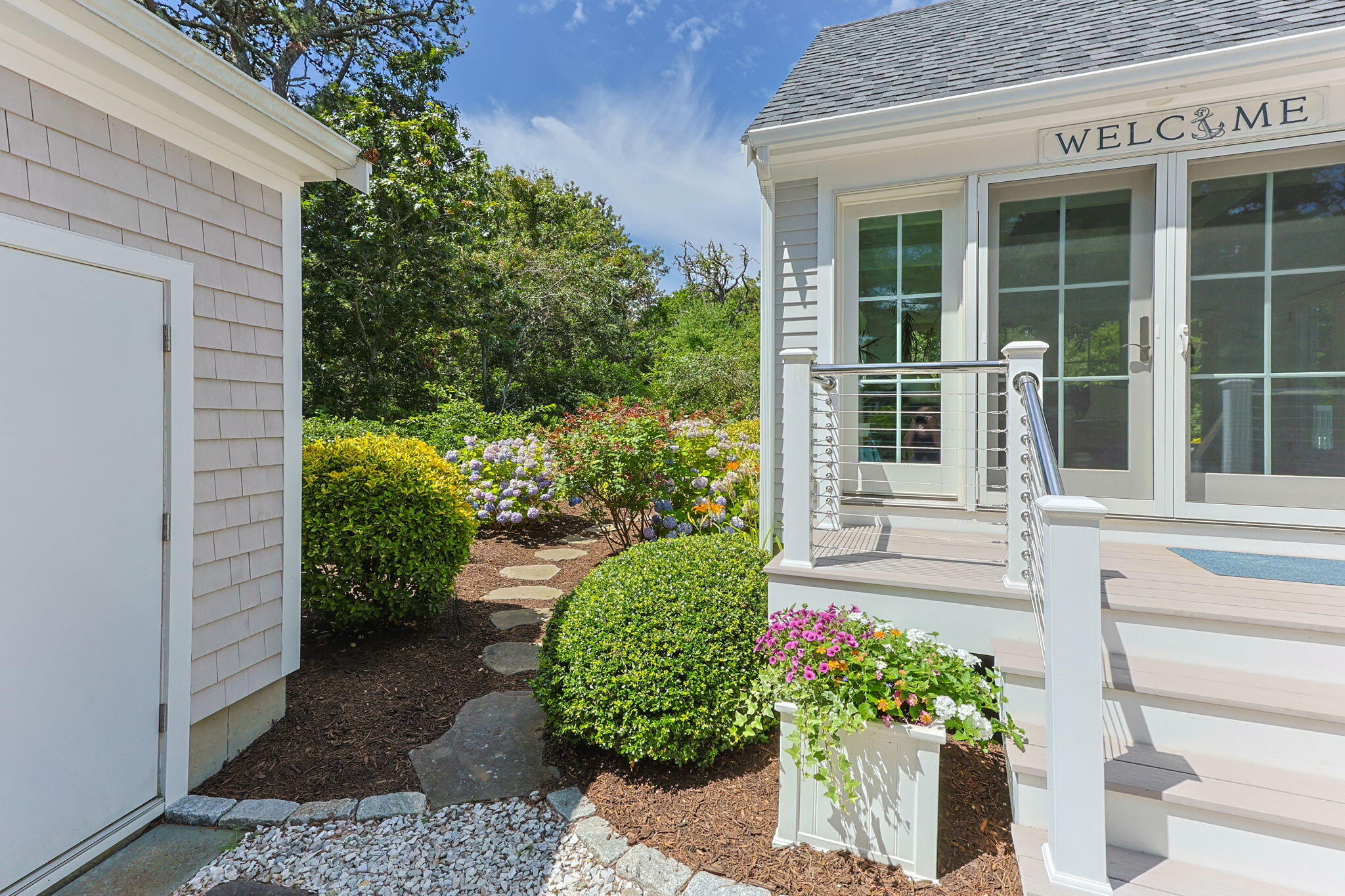 25 Pilgrims Path Property Photo 6