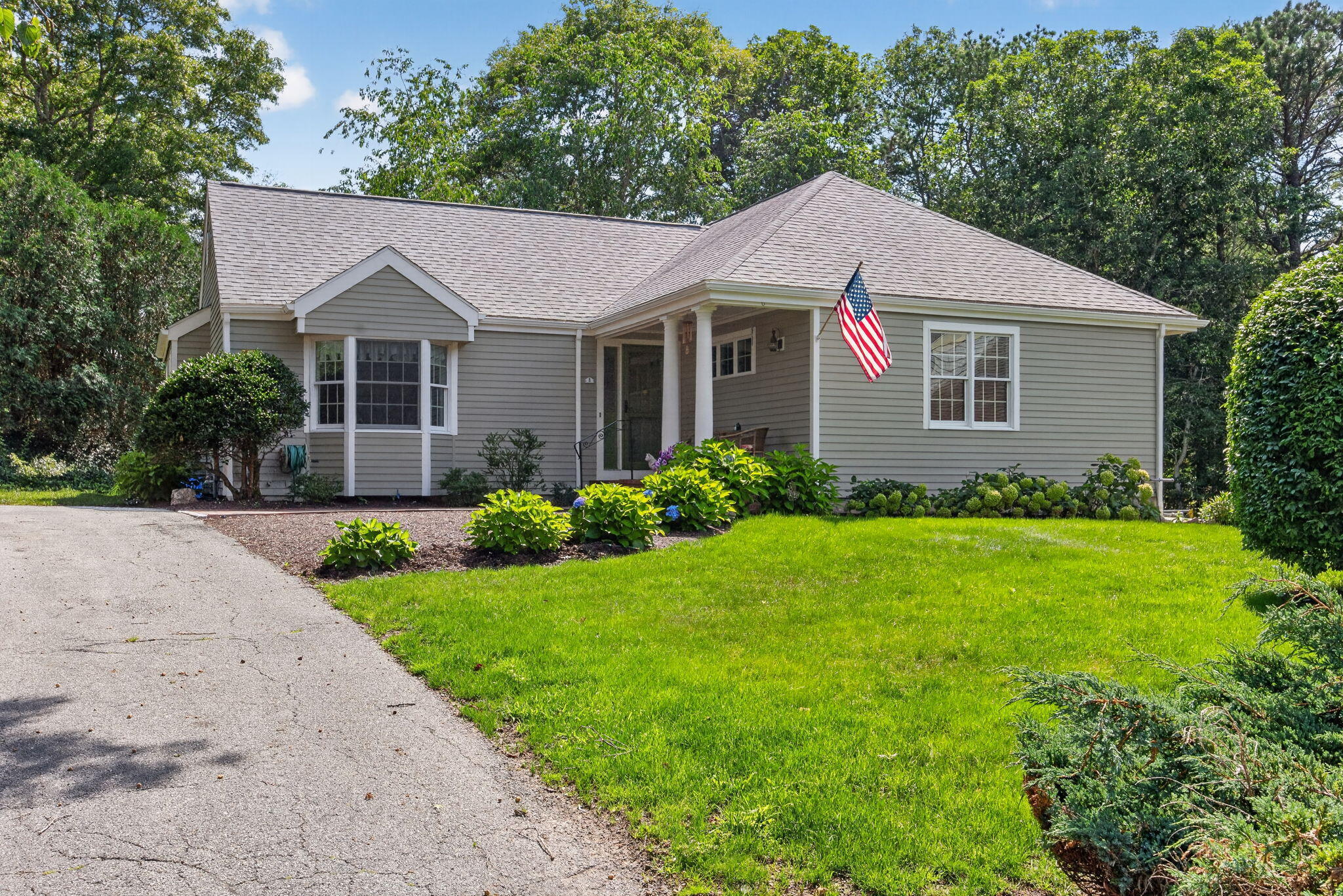 8 Elizabeth Circle Unit 8 Property Photo 1