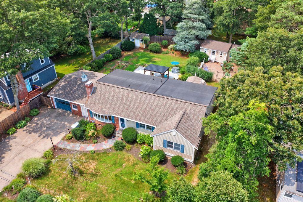 14 Veeder Drive Property Photo 1