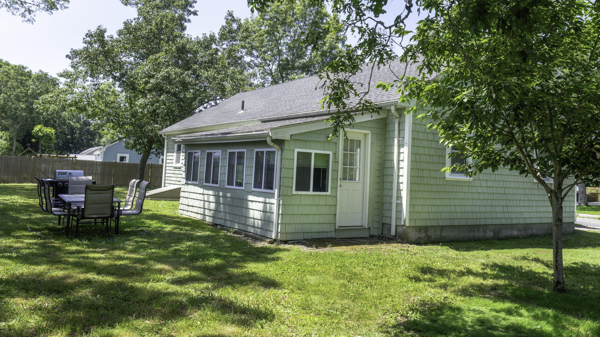 118 Walton Avenue Property Photo 16