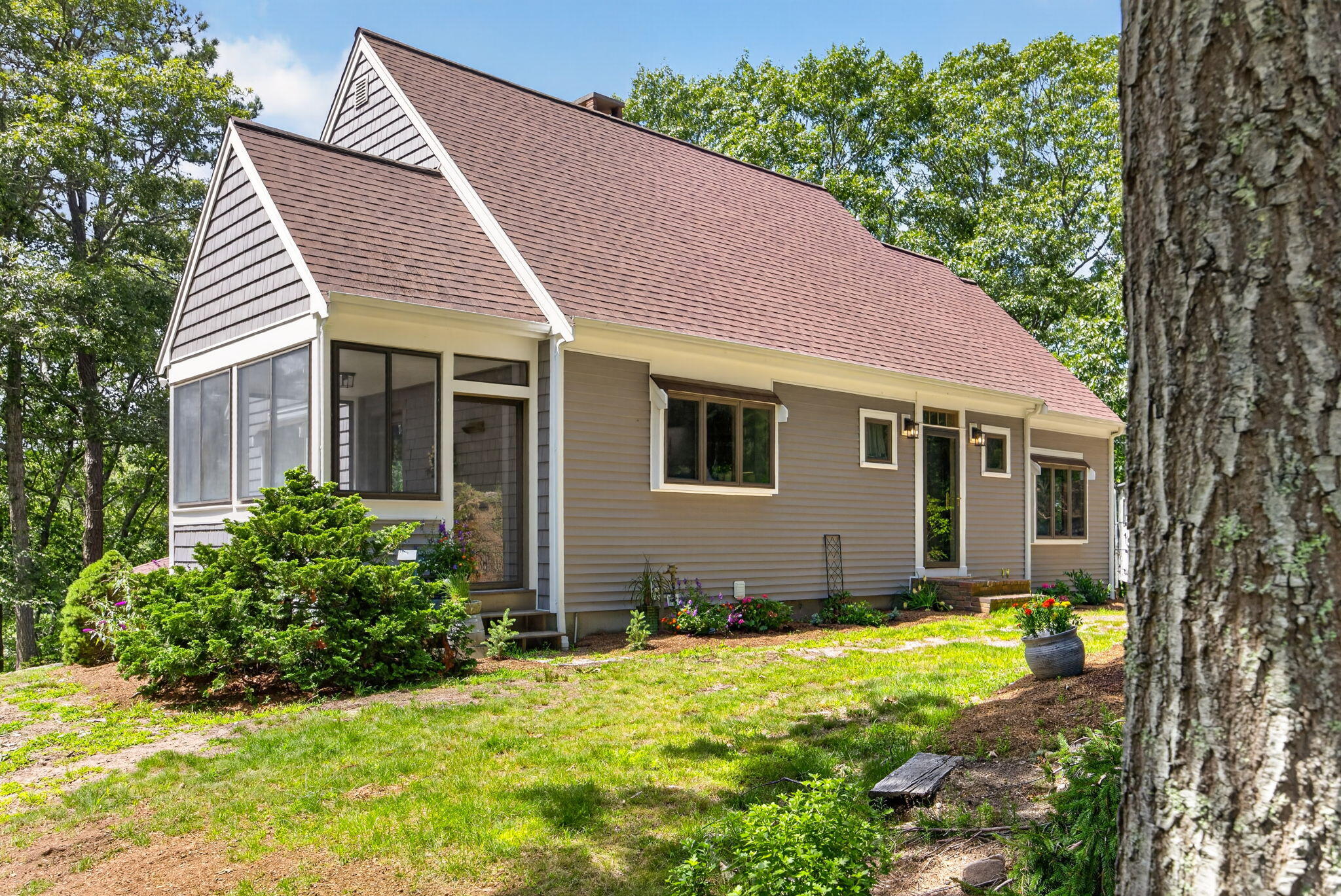 769 River Road Property Photo 3